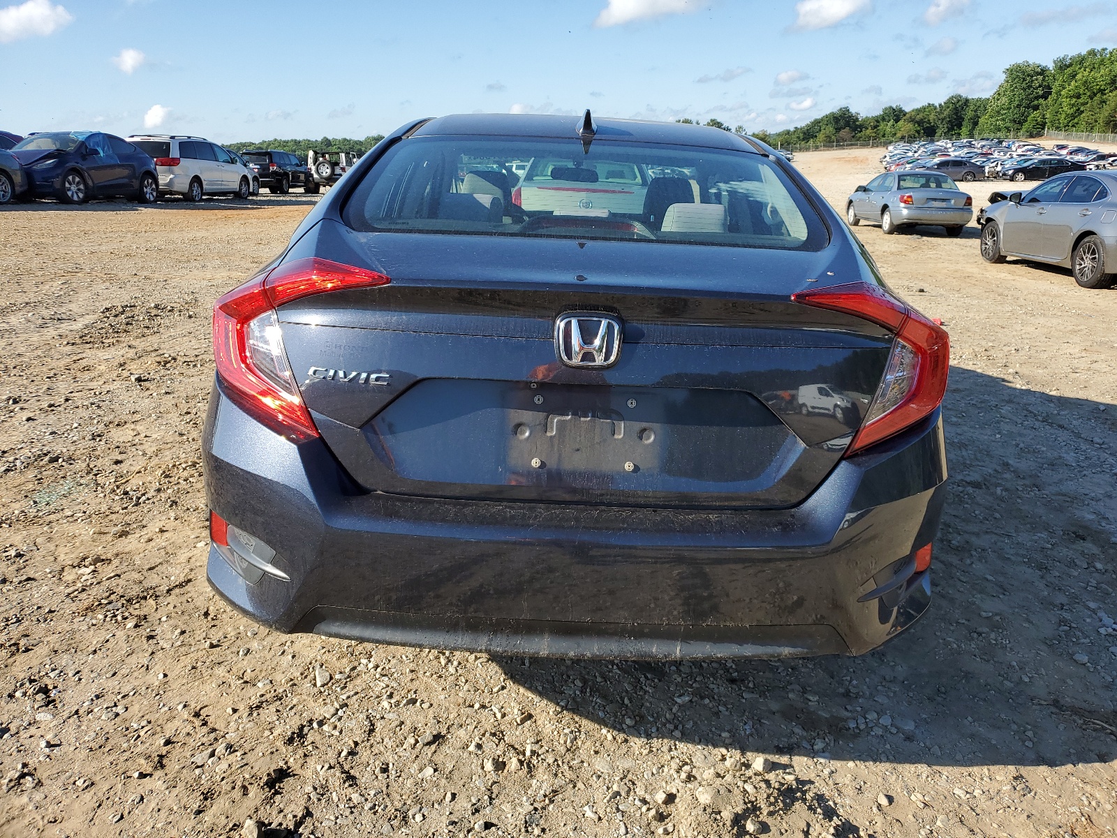 2HGFC2F70JH585324 2018 Honda Civic Ex