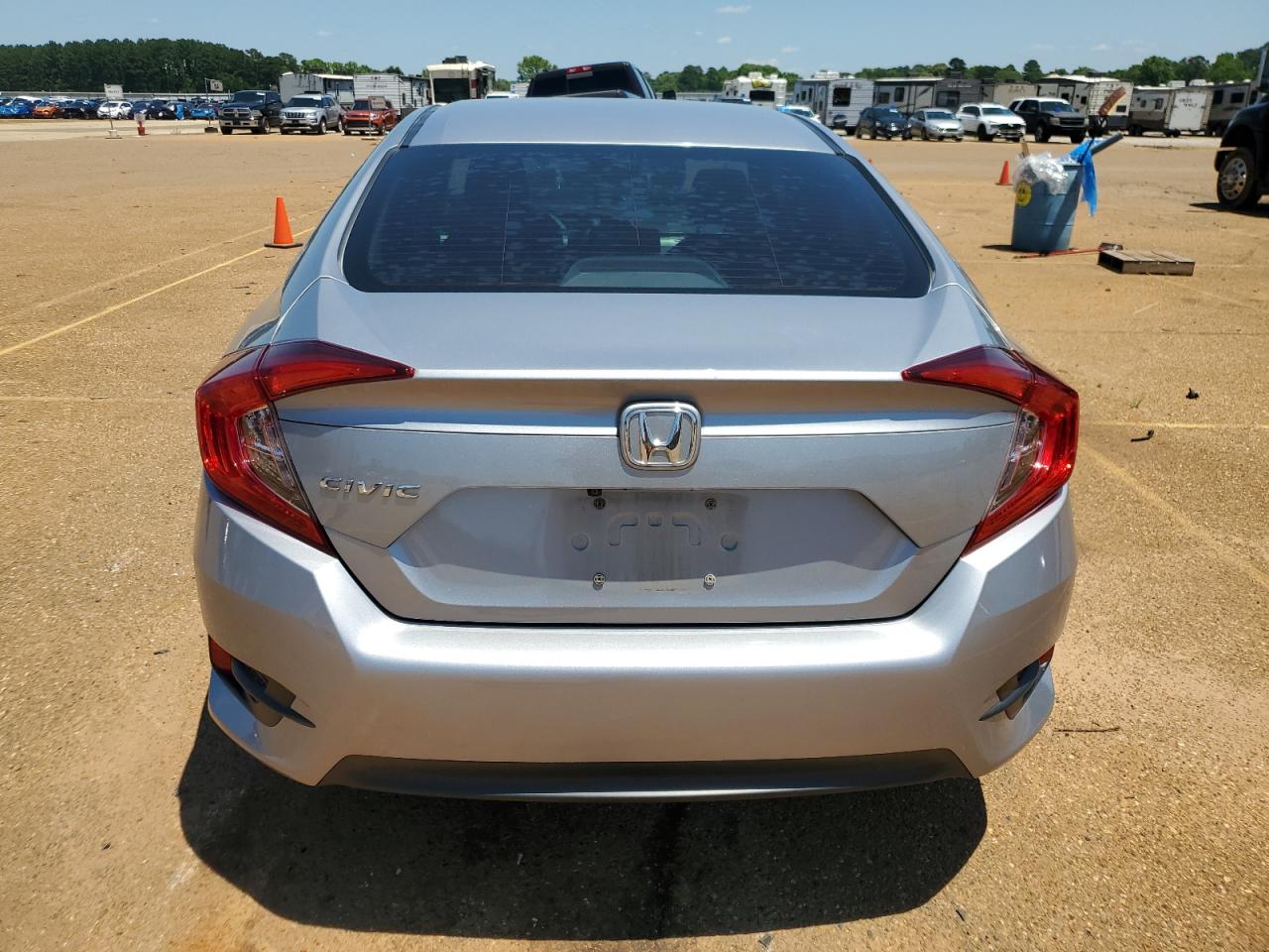 2018 Honda Civic Lx VIN: 2HGFC2F52JH577059 Lot: 54796874