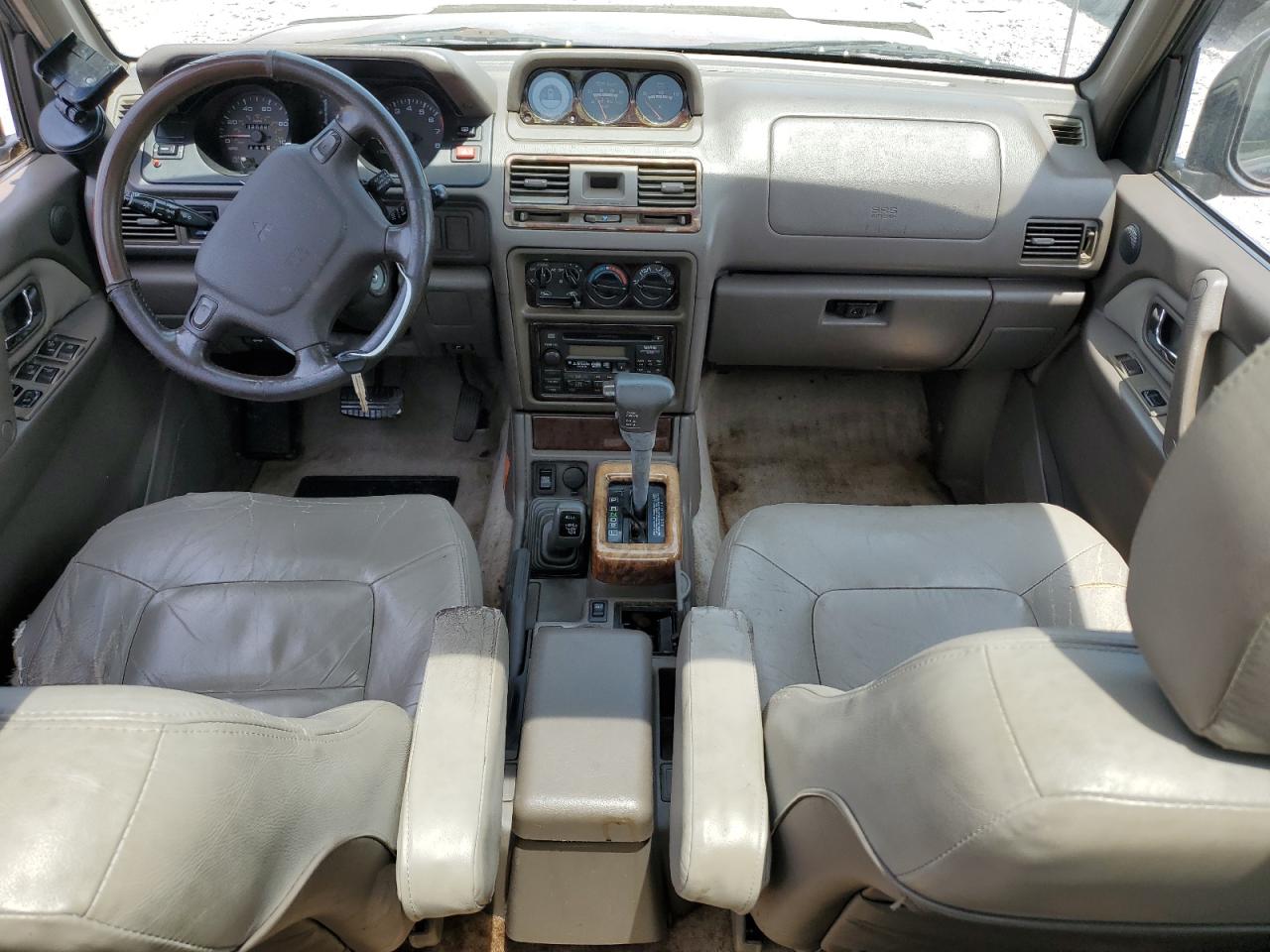 1997 Mitsubishi Montero Sr VIN: JA4MR51R4VJ011841 Lot: 55402554