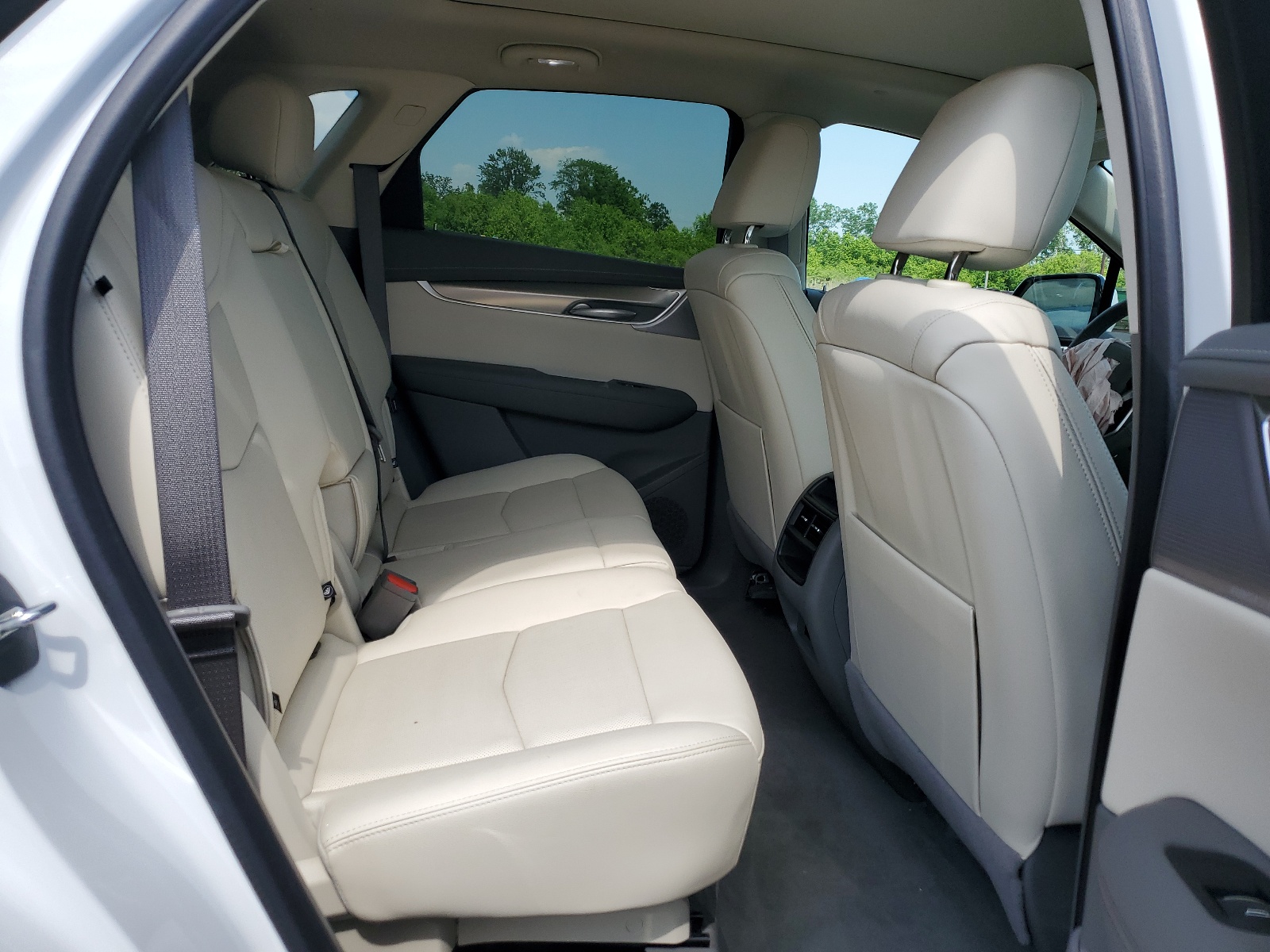 1GYKNCRS6PZ221585 2023 Cadillac Xt5 Premium Luxury