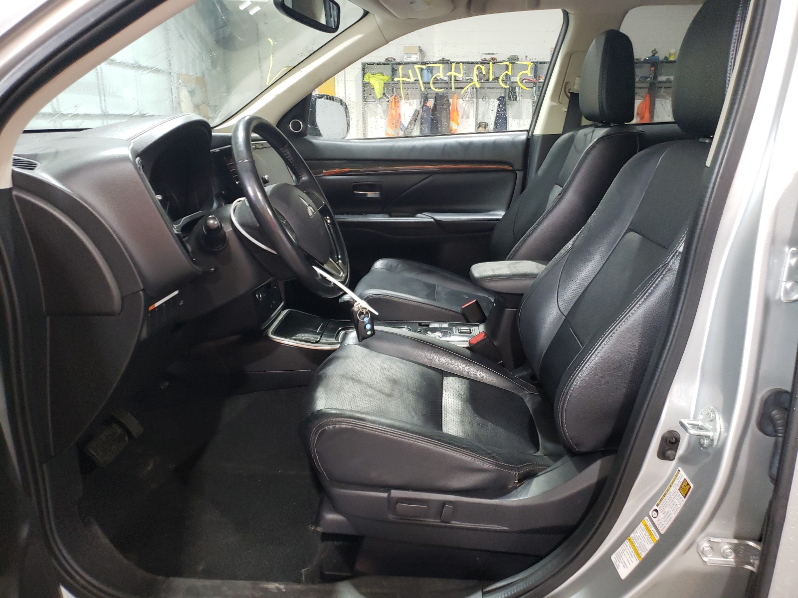 JA4AZ3A38JZ020945 2018 Mitsubishi Outlander Se