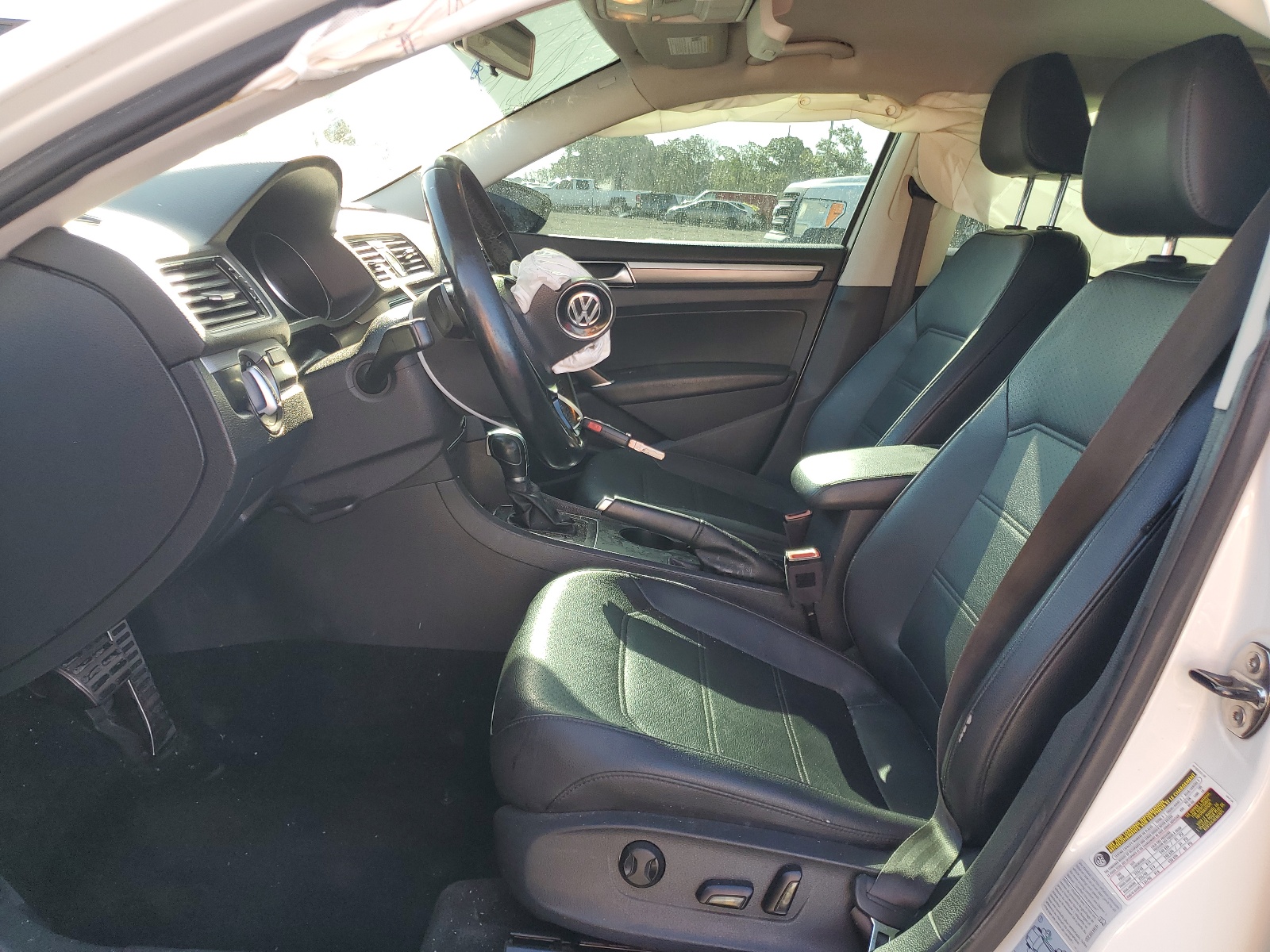 1VWDT7A34HC071218 2017 Volkswagen Passat R-Line