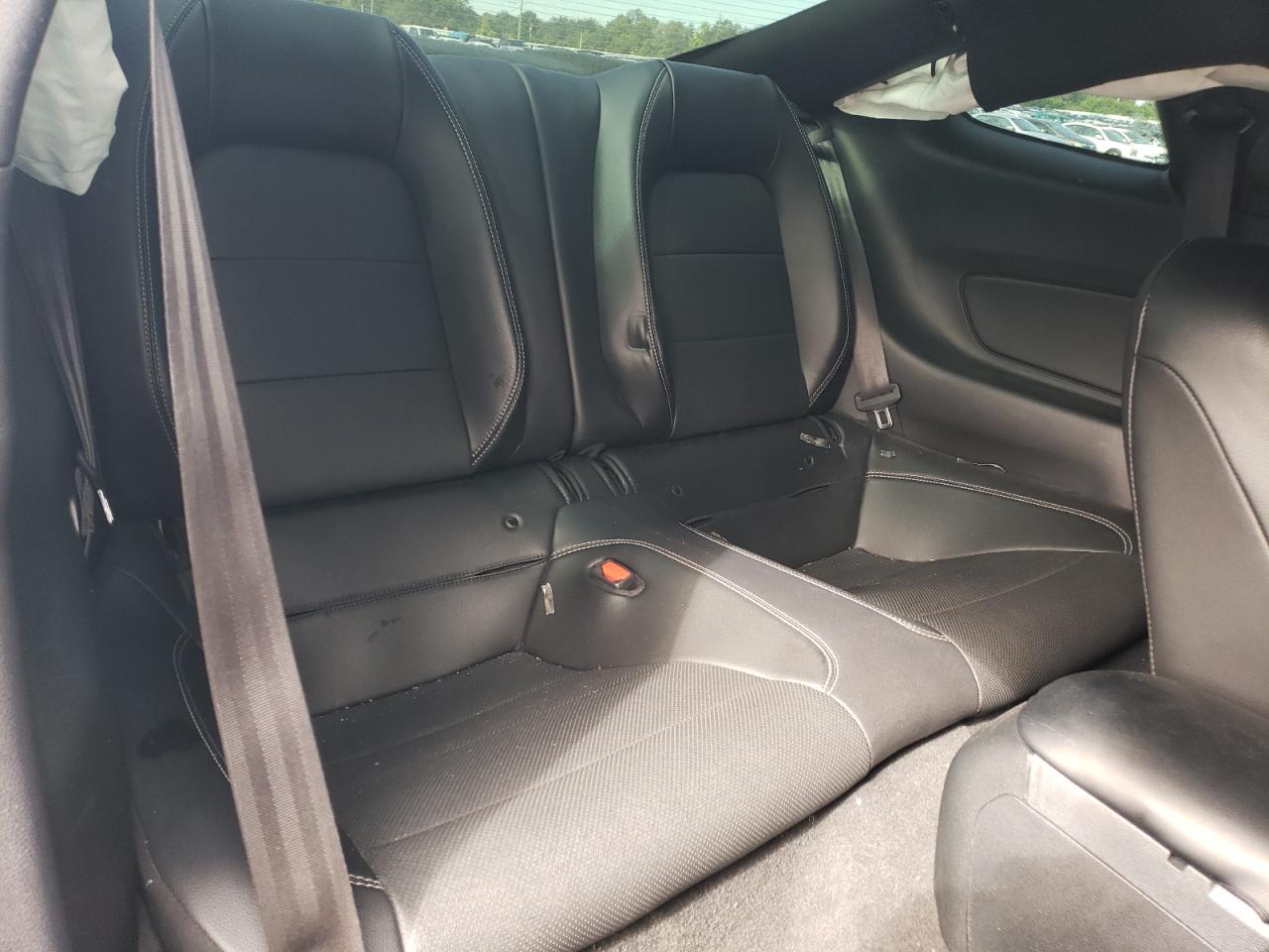 2022 Ford Mustang - Image 11