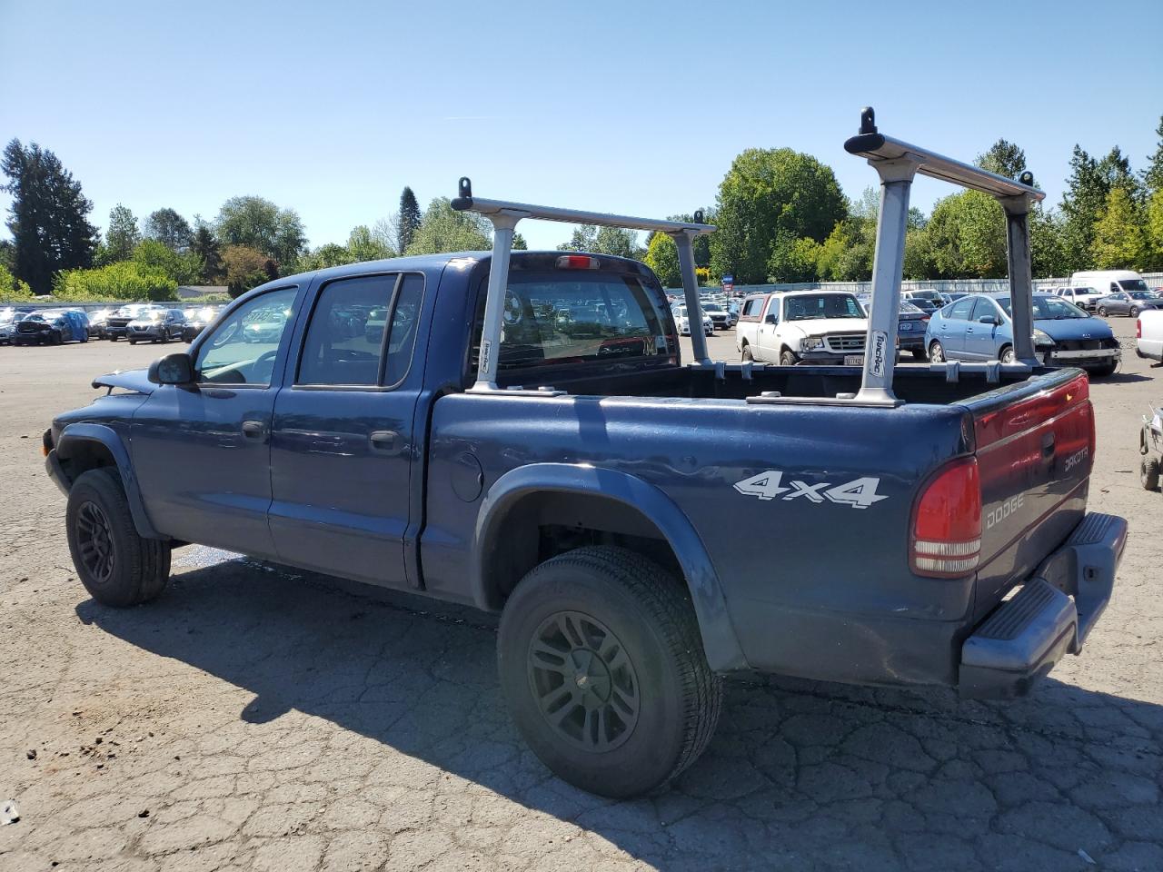 2004 Dodge Dakota - Image 2