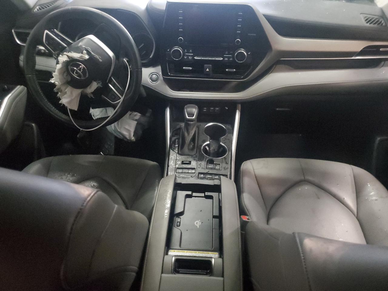 2022 Toyota Highlander Xle VIN: 5TDHZRBH2NS231857 Lot: 56827034