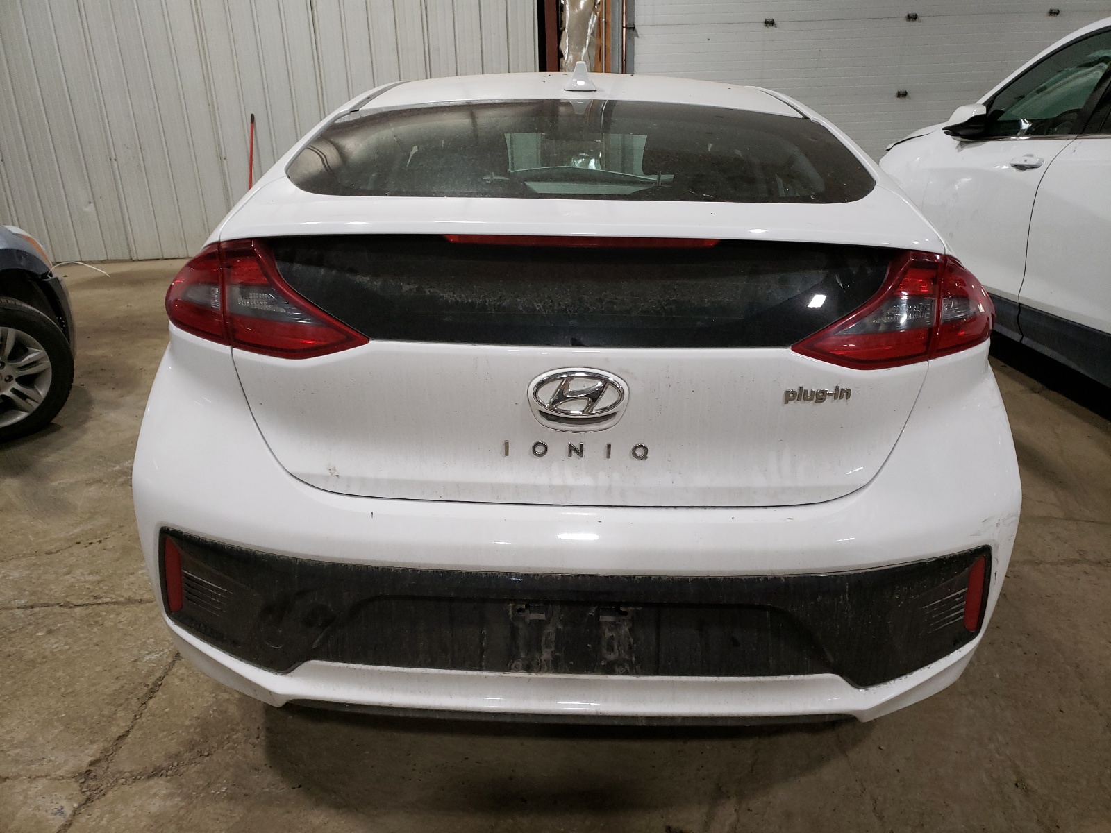 2018 Hyundai Ioniq vin: KMHC65LD3JU076468