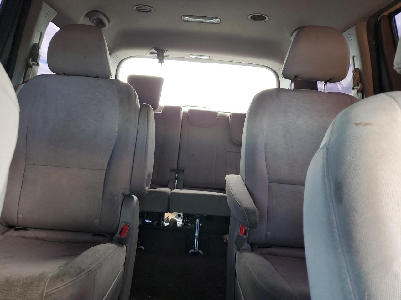 2015 Kia Sedona - Image 10