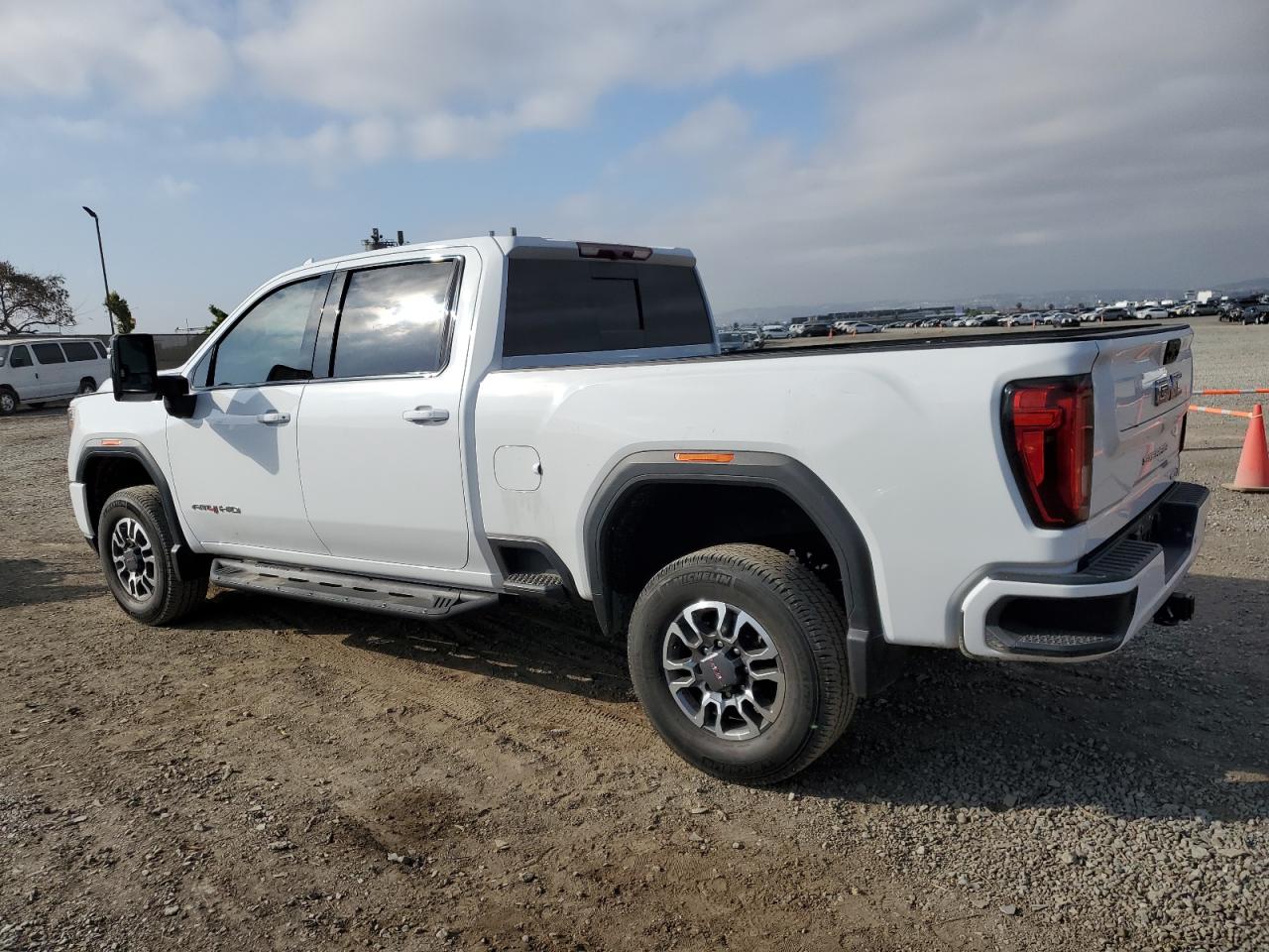 2022 GMC Sierra - Image 2