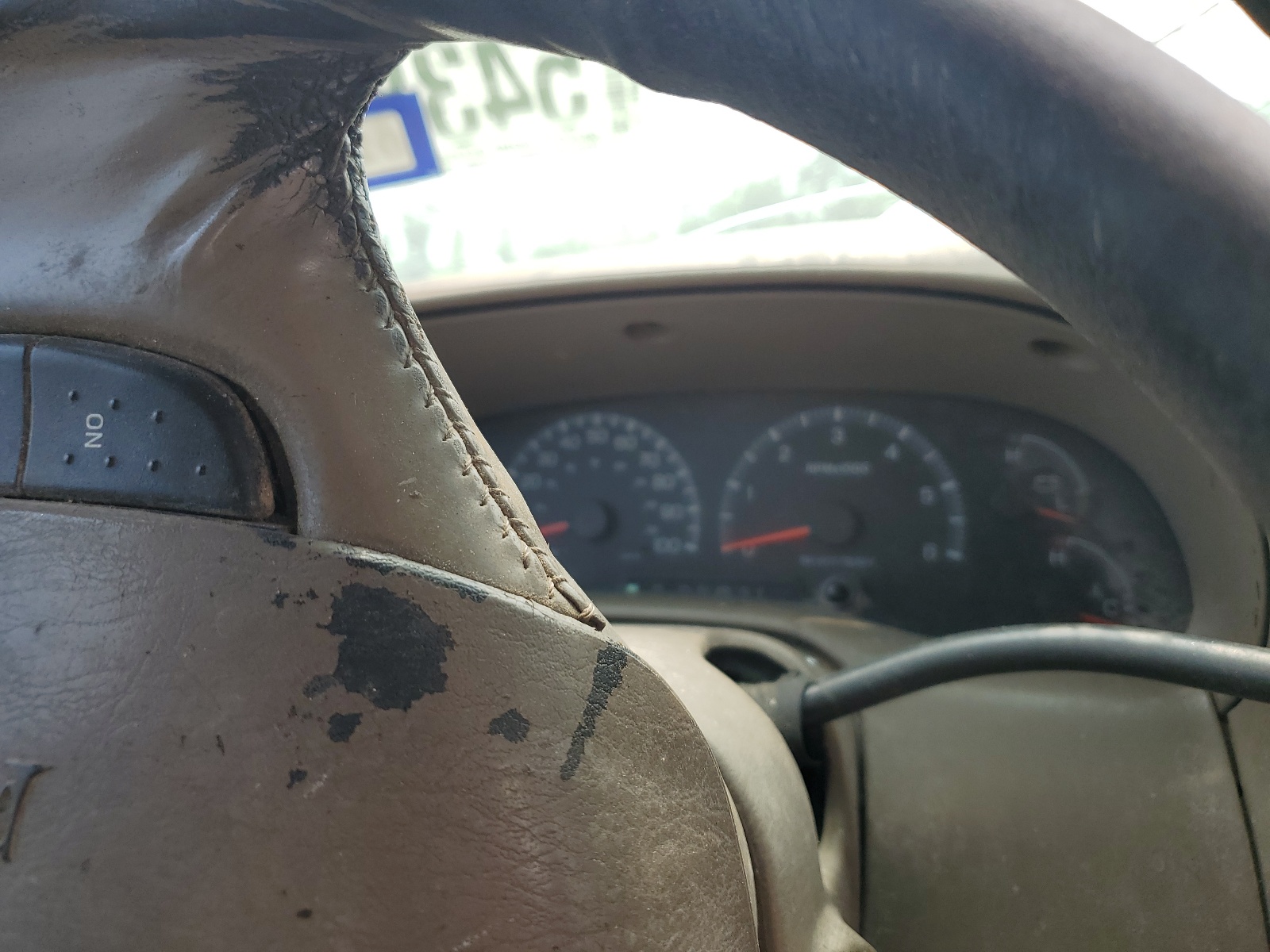 1FTRW07L21KE27112 2001 Ford F150 Supercrew