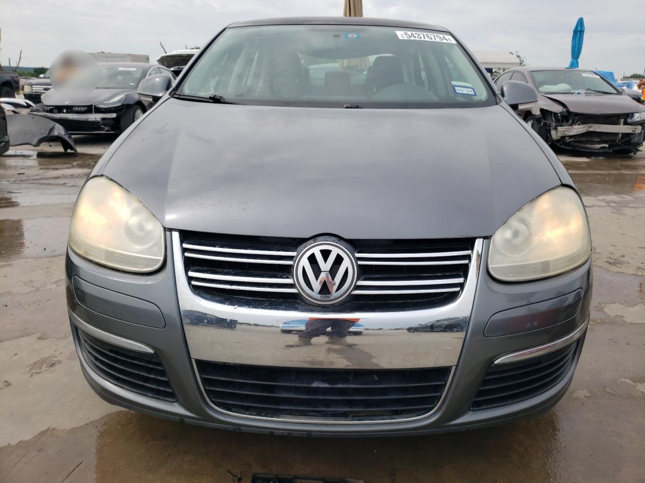 2010 Volkswagen Jetta - Image 5