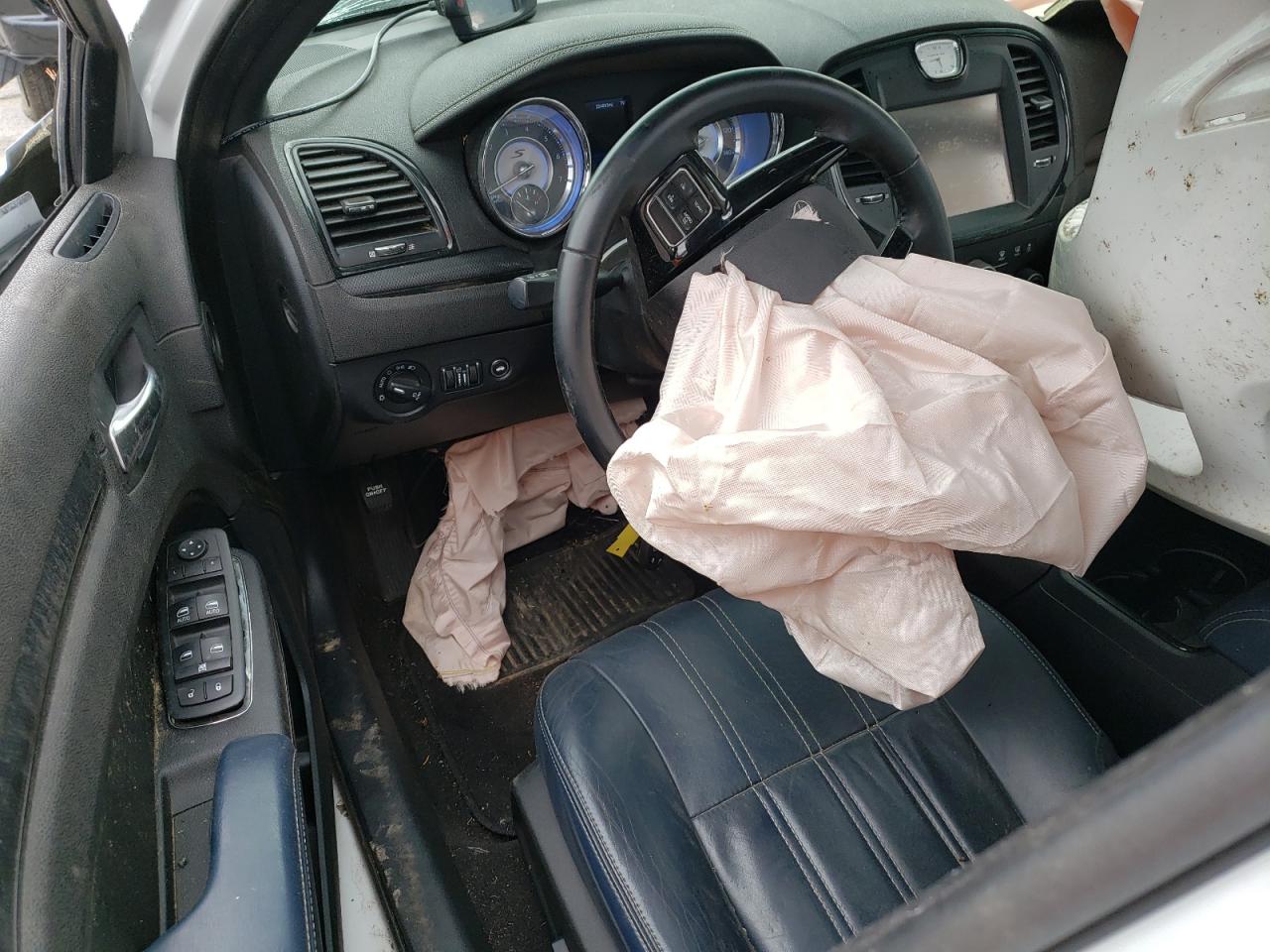 2014 Chrysler 300 - Image 8