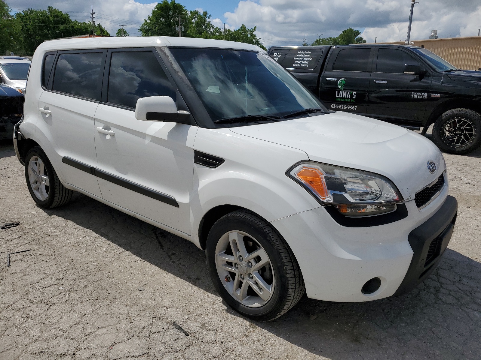 KNDJT2A21B7300809 2011 Kia Soul +