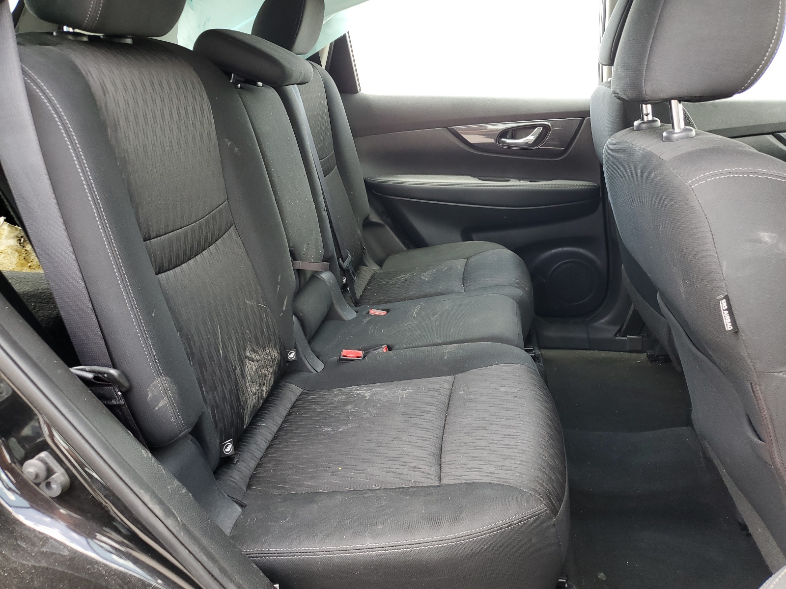 KNMAT2MT7JP608957 2018 Nissan Rogue S