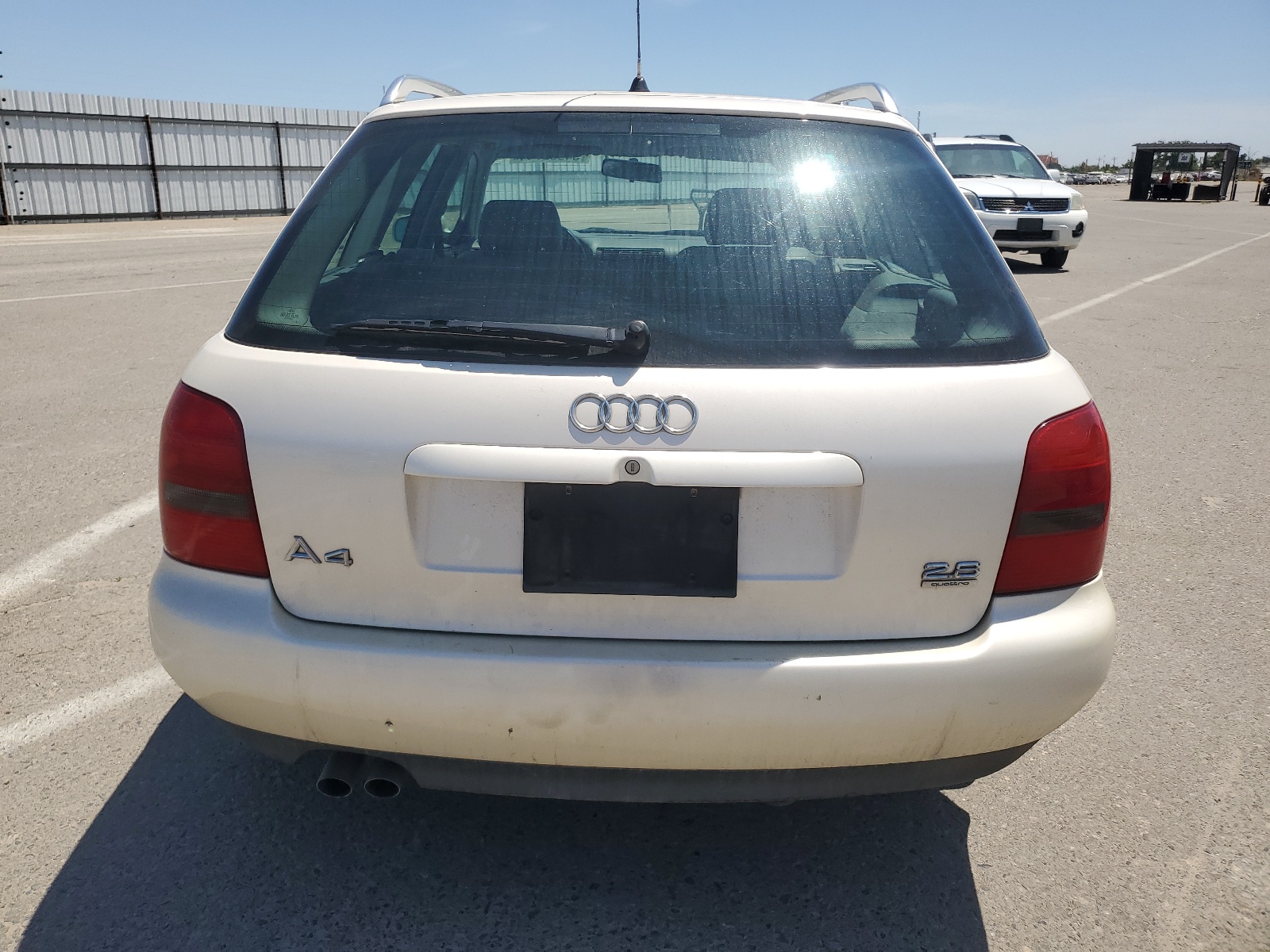 WAUGD28D8WA220718 1998 Audi A4 2.8 Avant Quattro