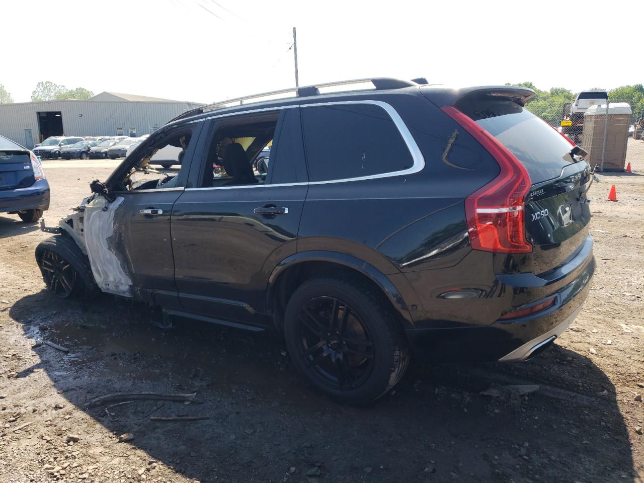 YV4A22PK6G1027951 2016 VOLVO XC90 - Image 2