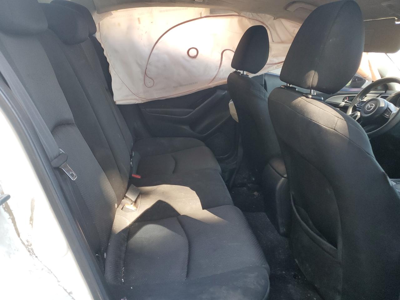 2017 Mazda 3 - Image 11