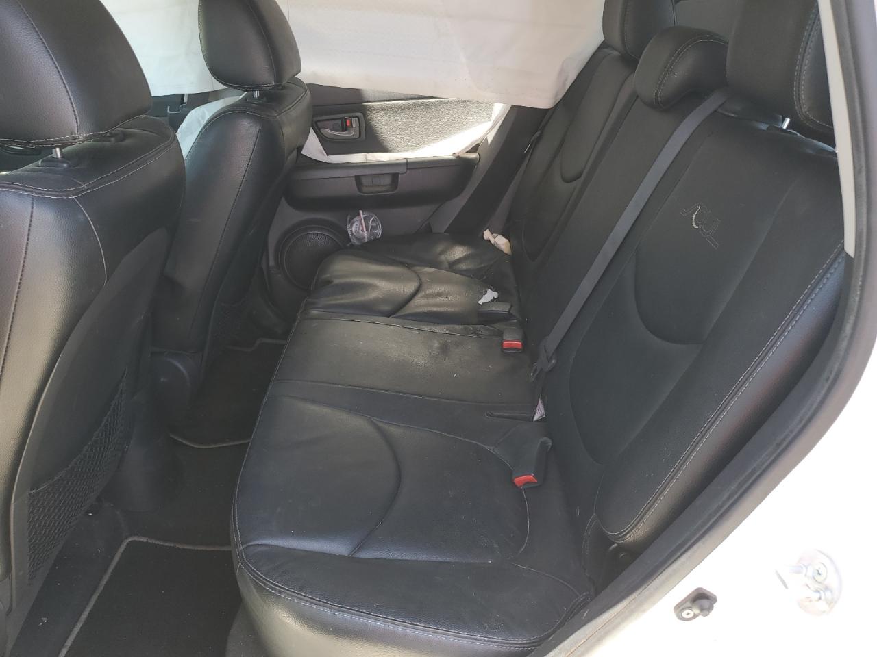 2011 Kia Soul + VIN: KNDJT2A23B7265626 Lot: 52772054