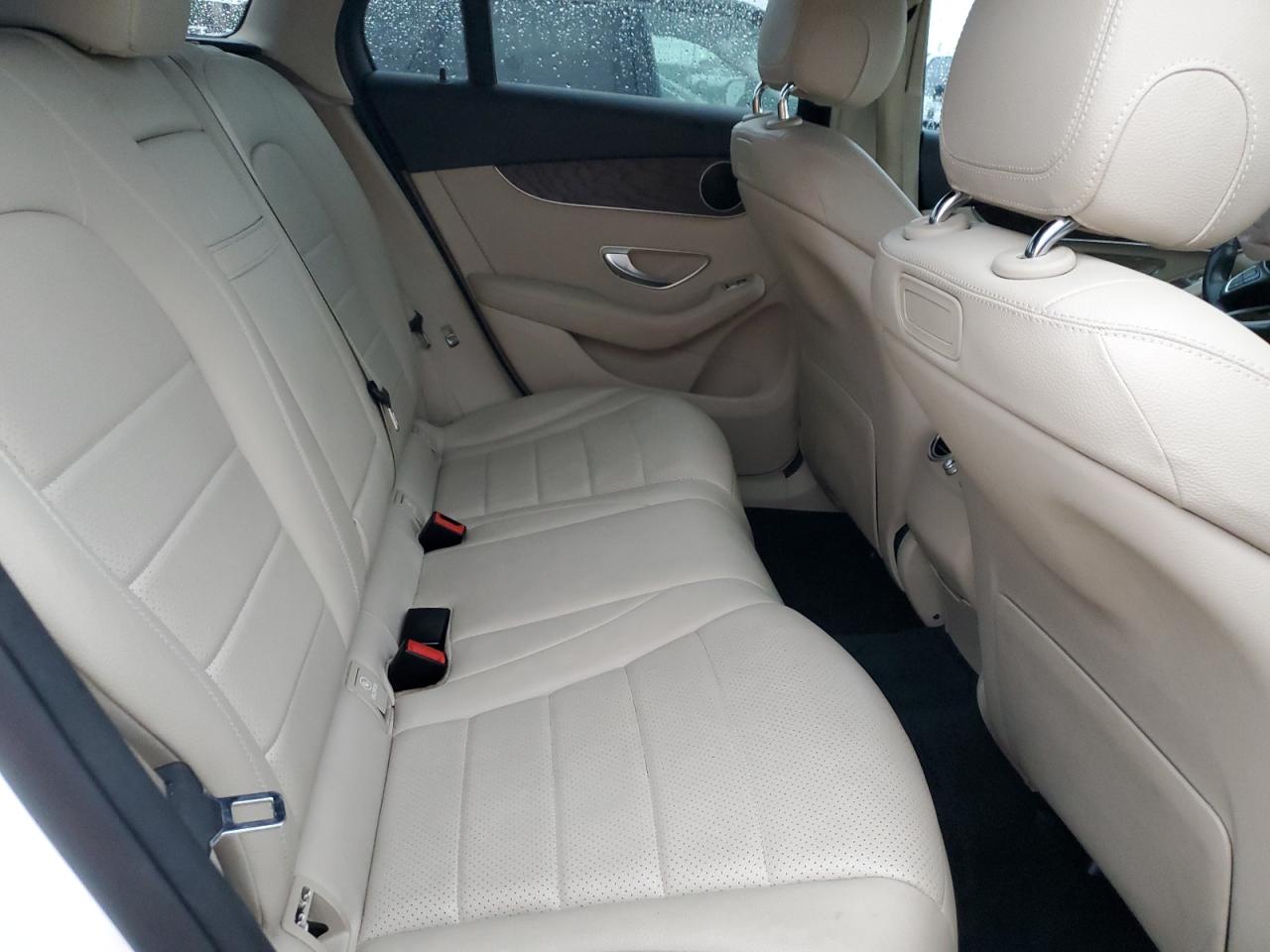 2018 Mercedes-Benz GLC - Image 11