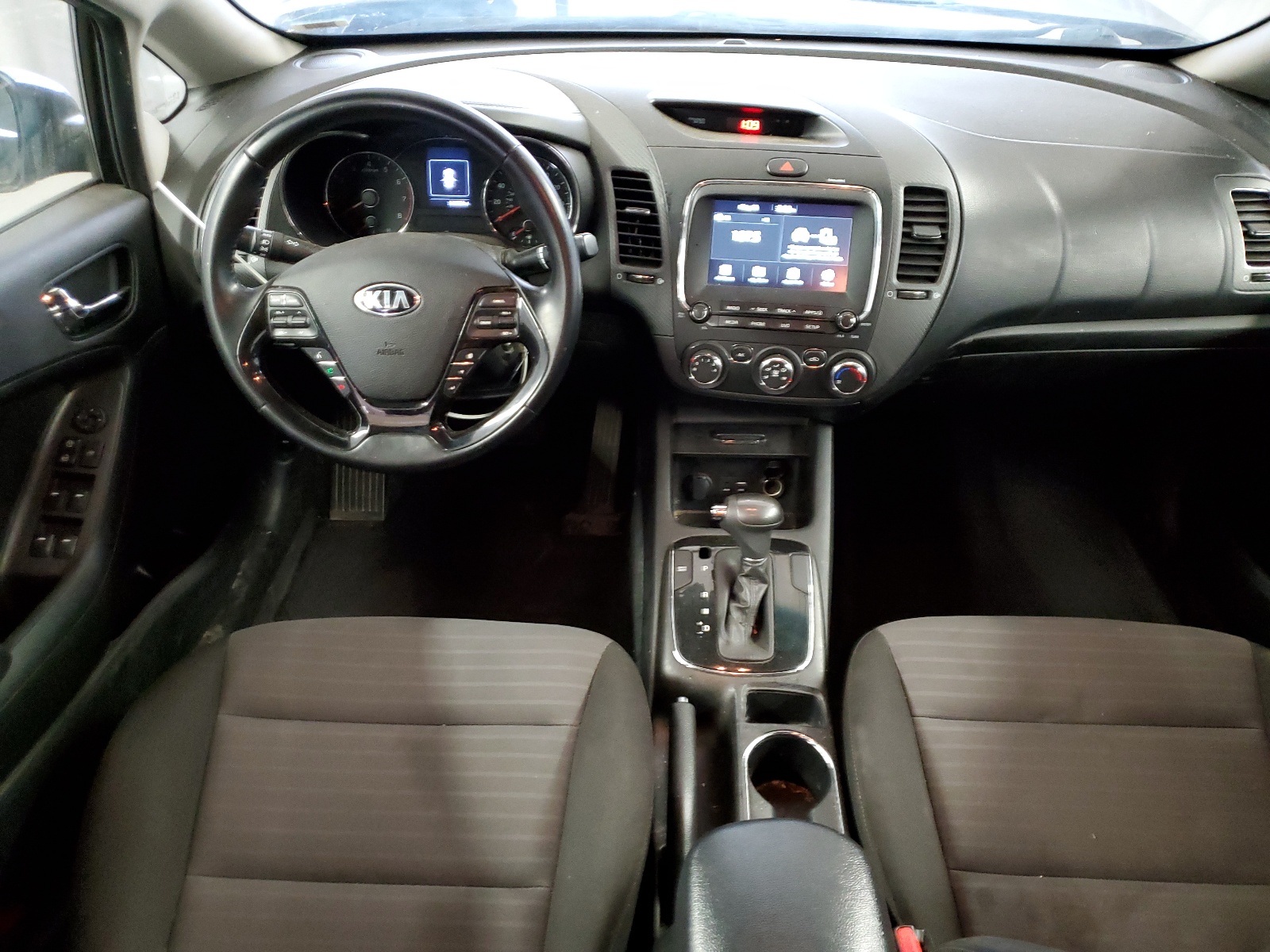 3KPFL4A74JE164154 2018 Kia Forte Lx