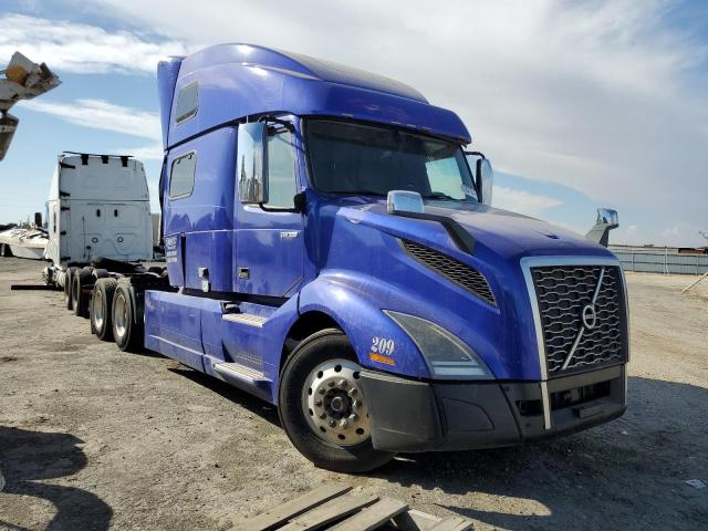 2020 Volvo Vn Vnl for Sale in Bakersfield, CA - All Over