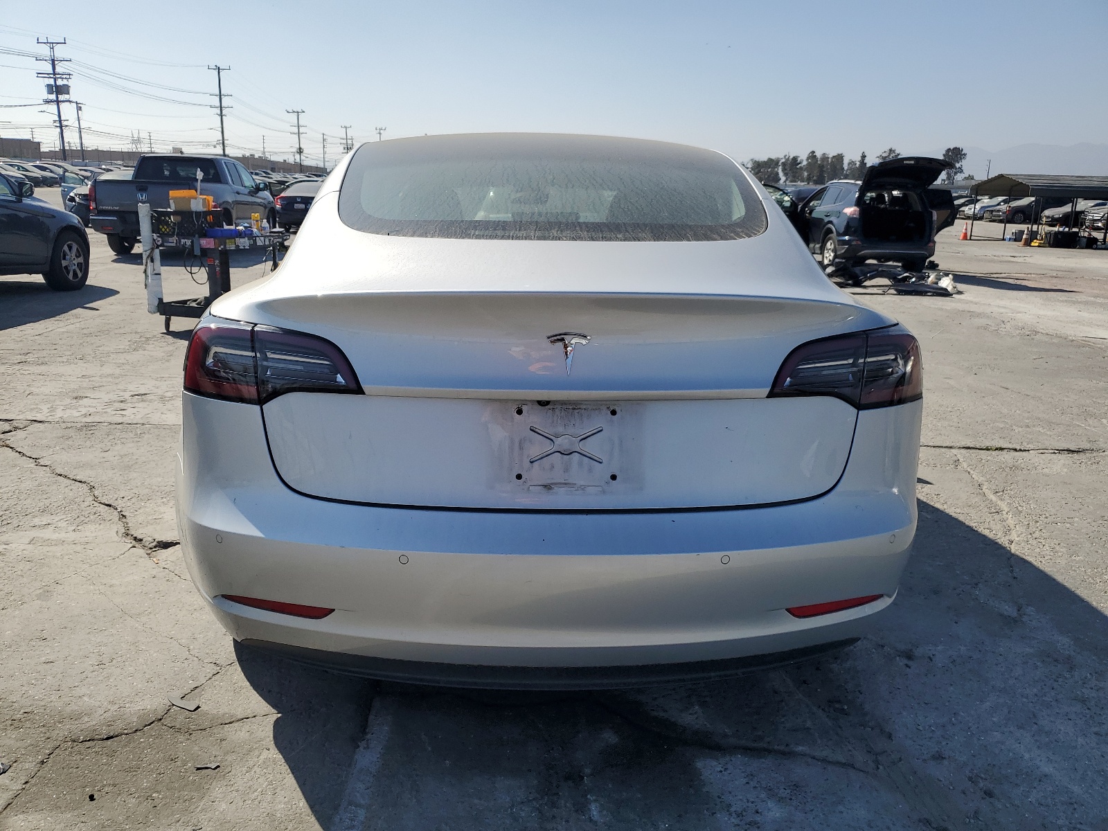 5YJ3E1EA9JF098891 2018 Tesla Model 3