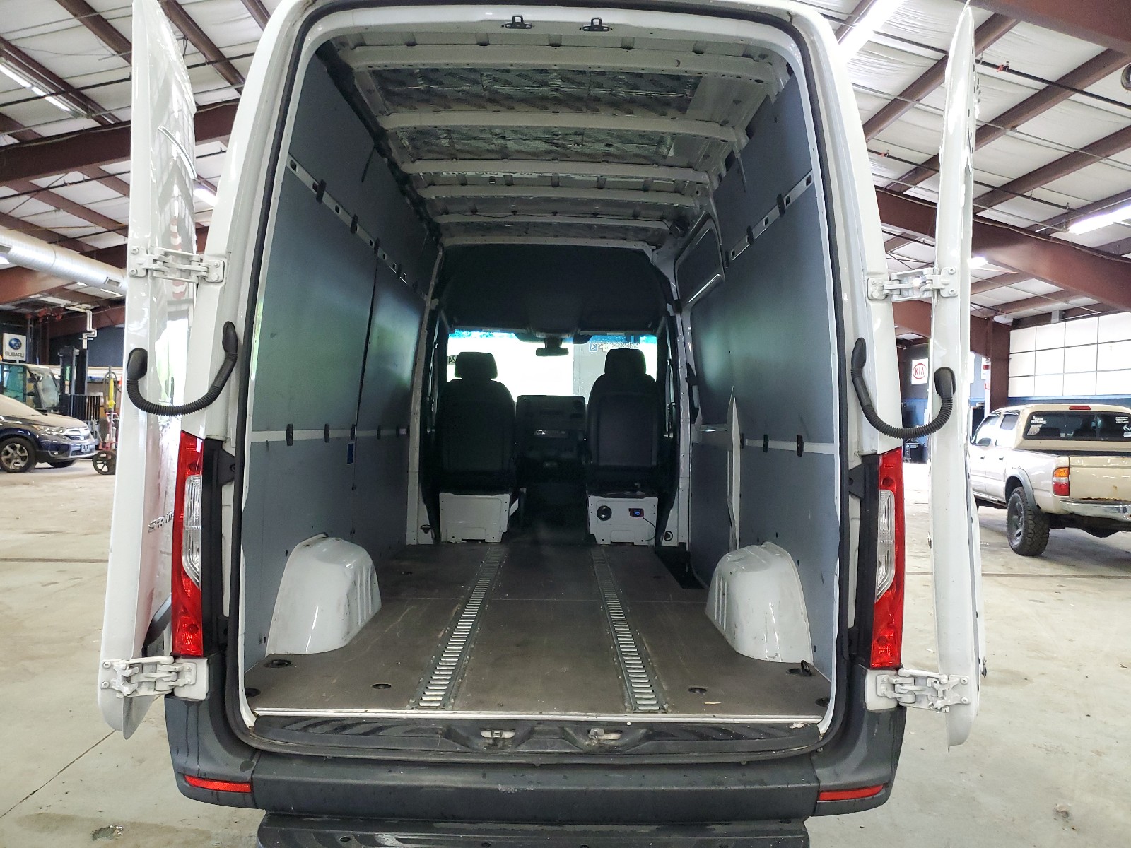 W1Y4EBHYXLT028086 2020 Mercedes-Benz Sprinter 2500