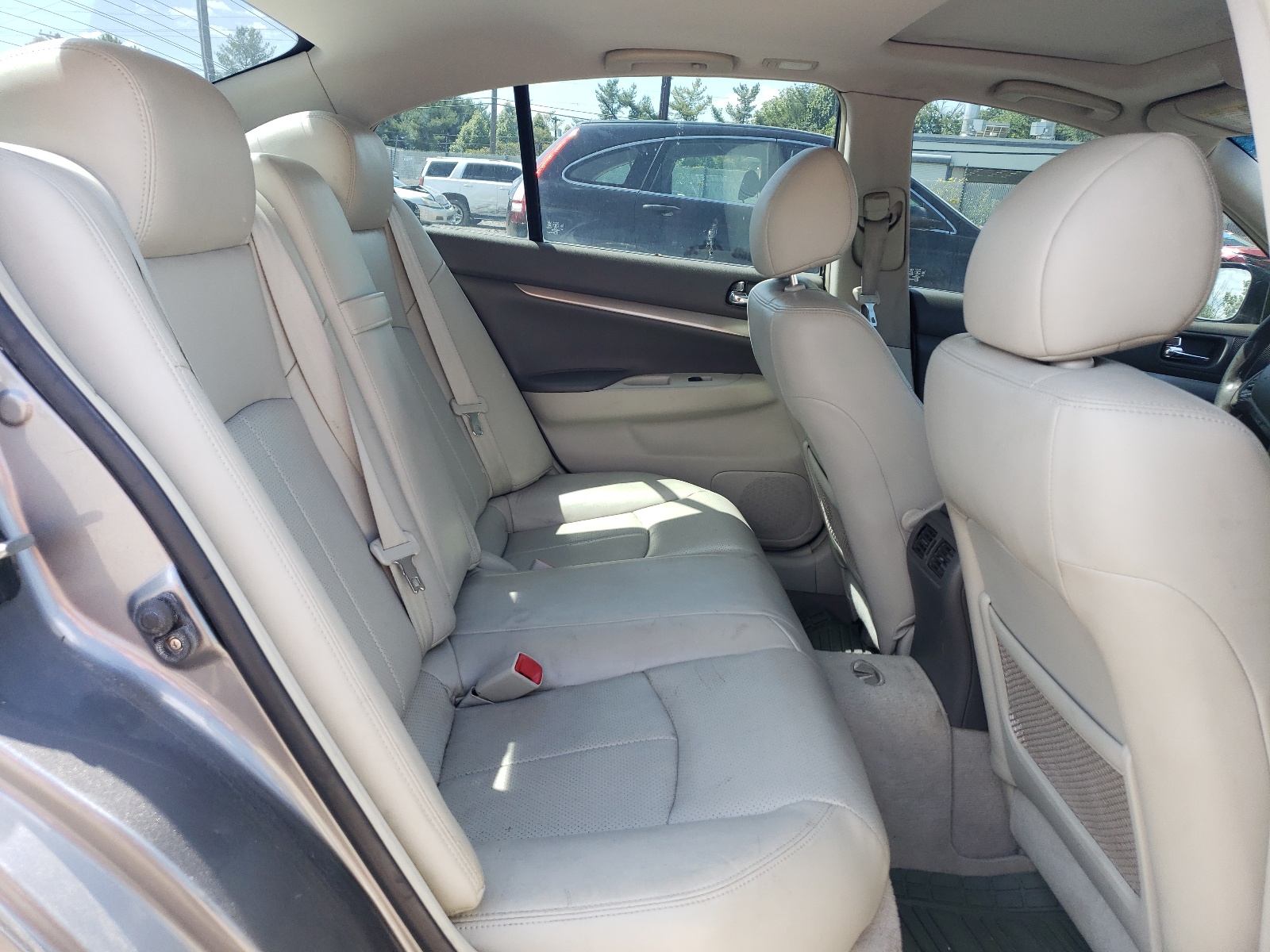 JN1CV6AP5AM405832 2010 Infiniti G37 Base