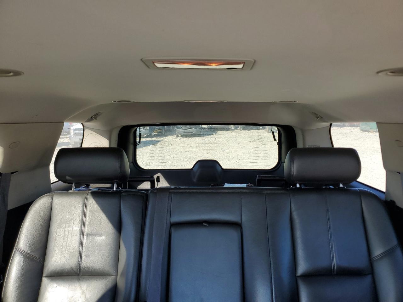 2010 Chevrolet Tahoe C1500 Lt VIN: 1GNMCBE33AR198228 Lot: 52740734