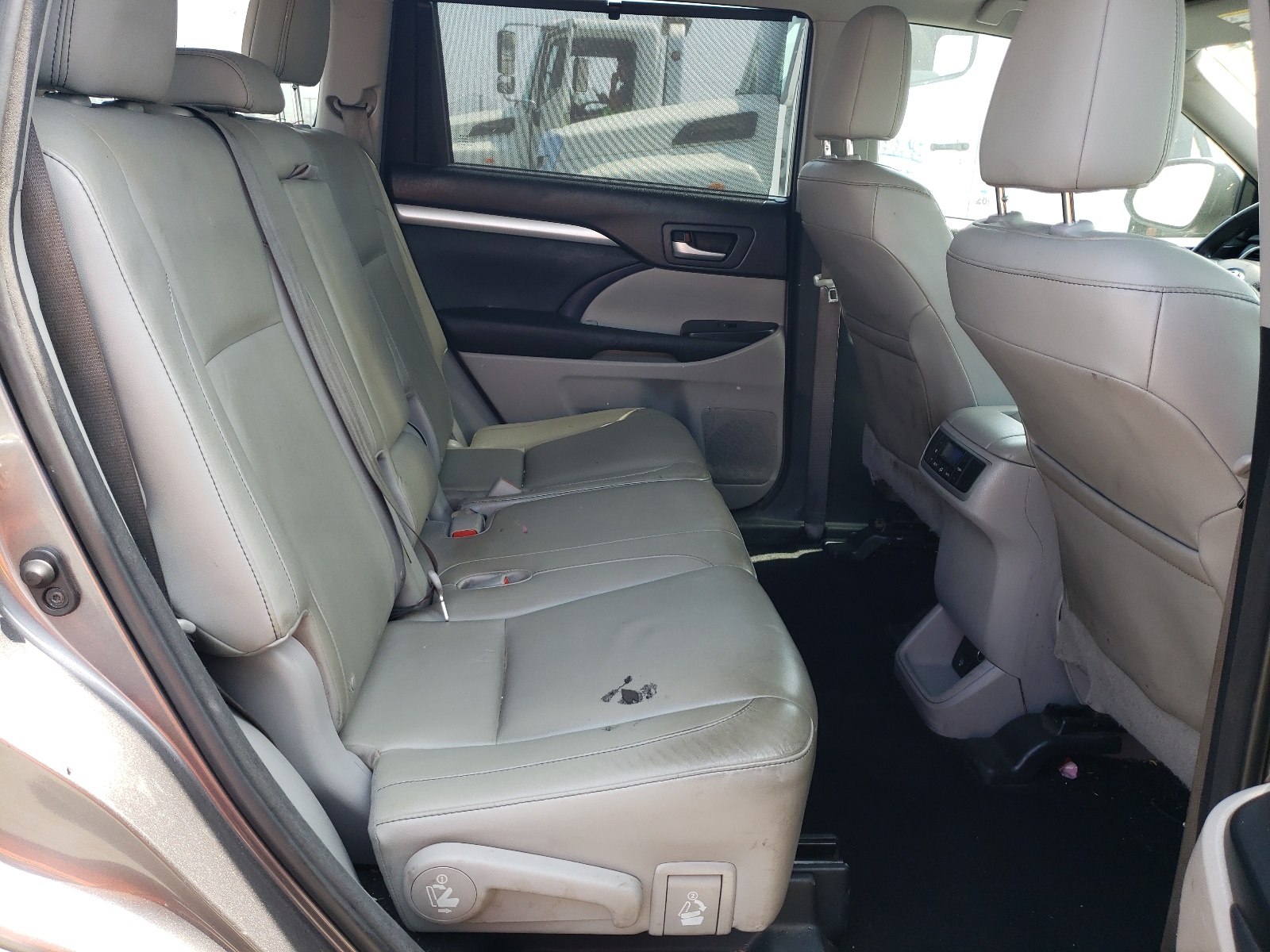 5TDJKRFH1FS199257 2015 Toyota Highlander Xle