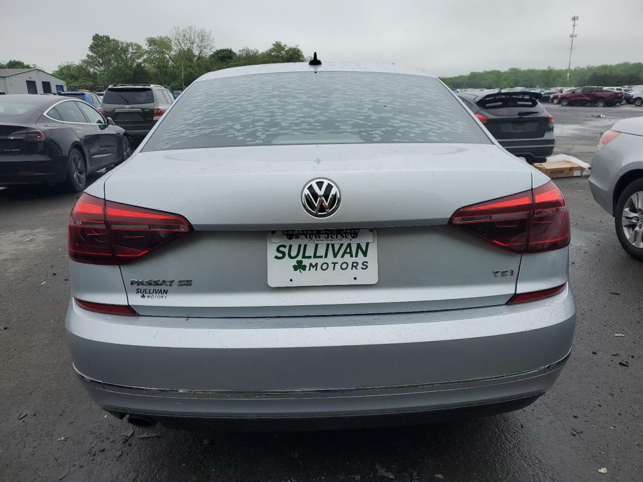 2018 Volkswagen Passat Se VIN: 1VWBA7A31JC015689 Lot: 53689414