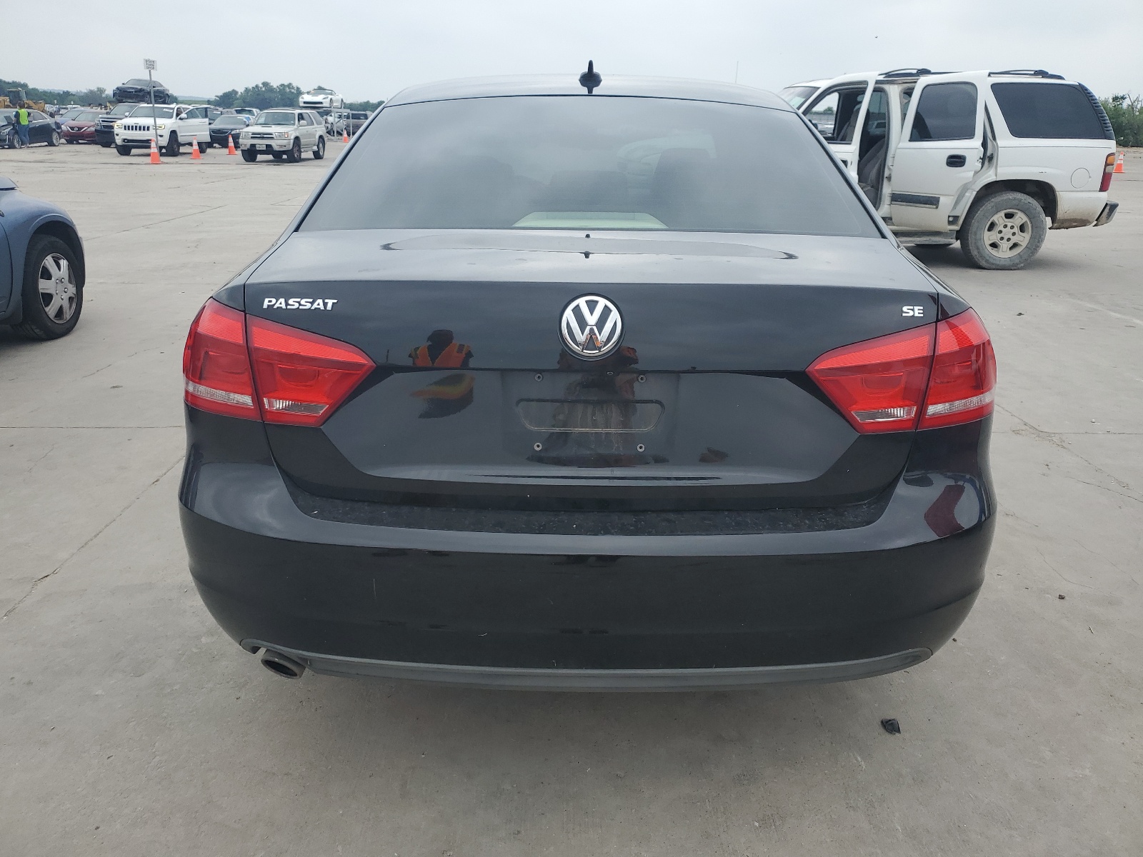 1VWBH7A34DC129668 2013 Volkswagen Passat Se