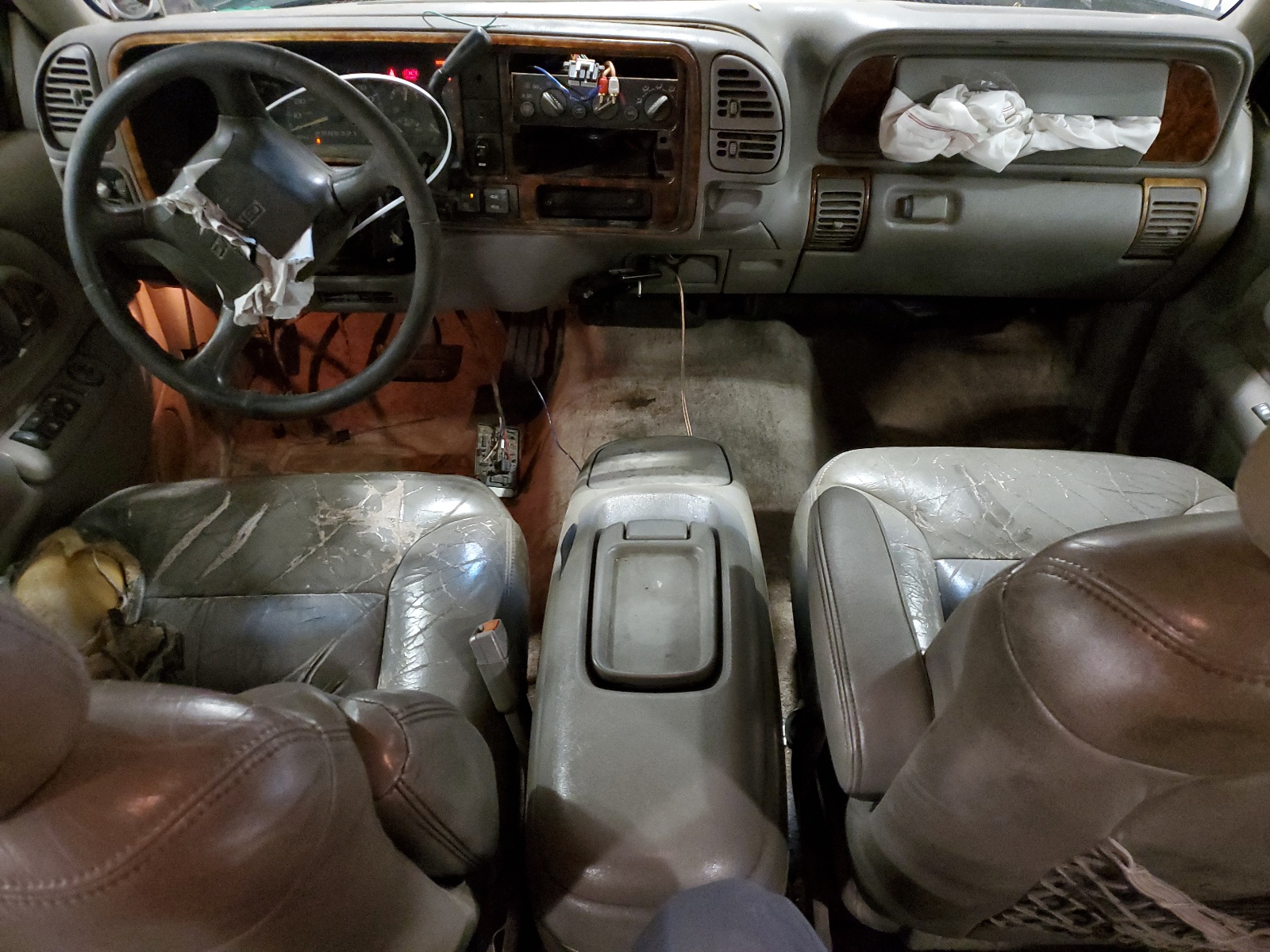 3GKGK26F0XG530642 1999 GMC Suburban K2500