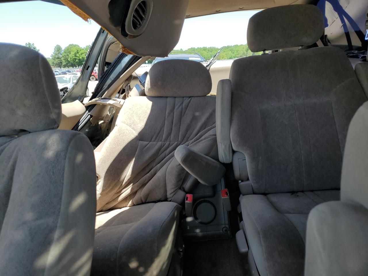 1999 Toyota Sienna Le VIN: 4T3ZF13C7XU136407 Lot: 64279465
