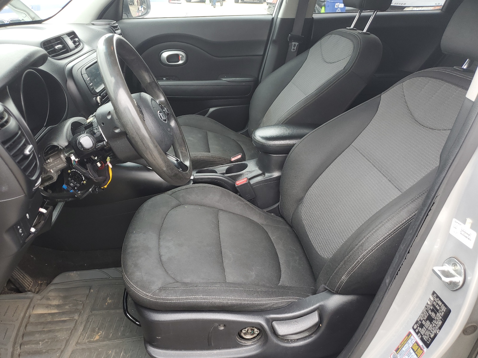 KNDJP3A57H7411863 2017 Kia Soul +