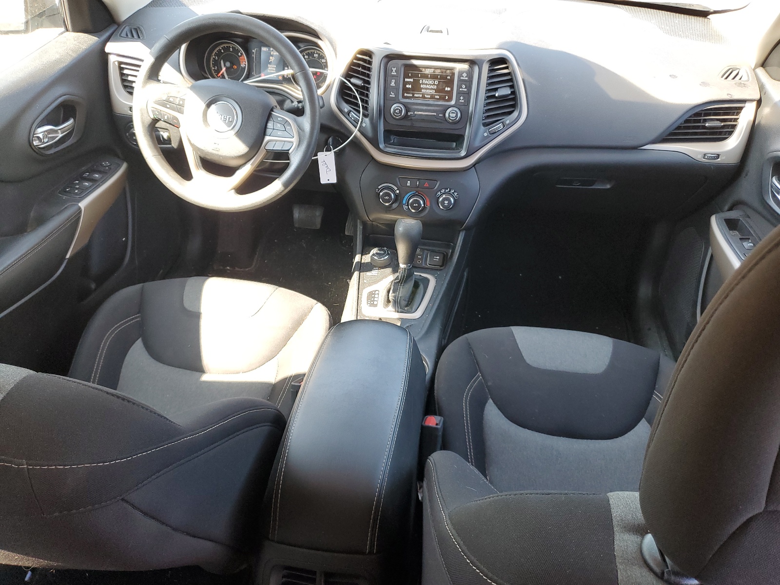 1C4PJMCB6JD572412 2018 Jeep Cherokee Latitude