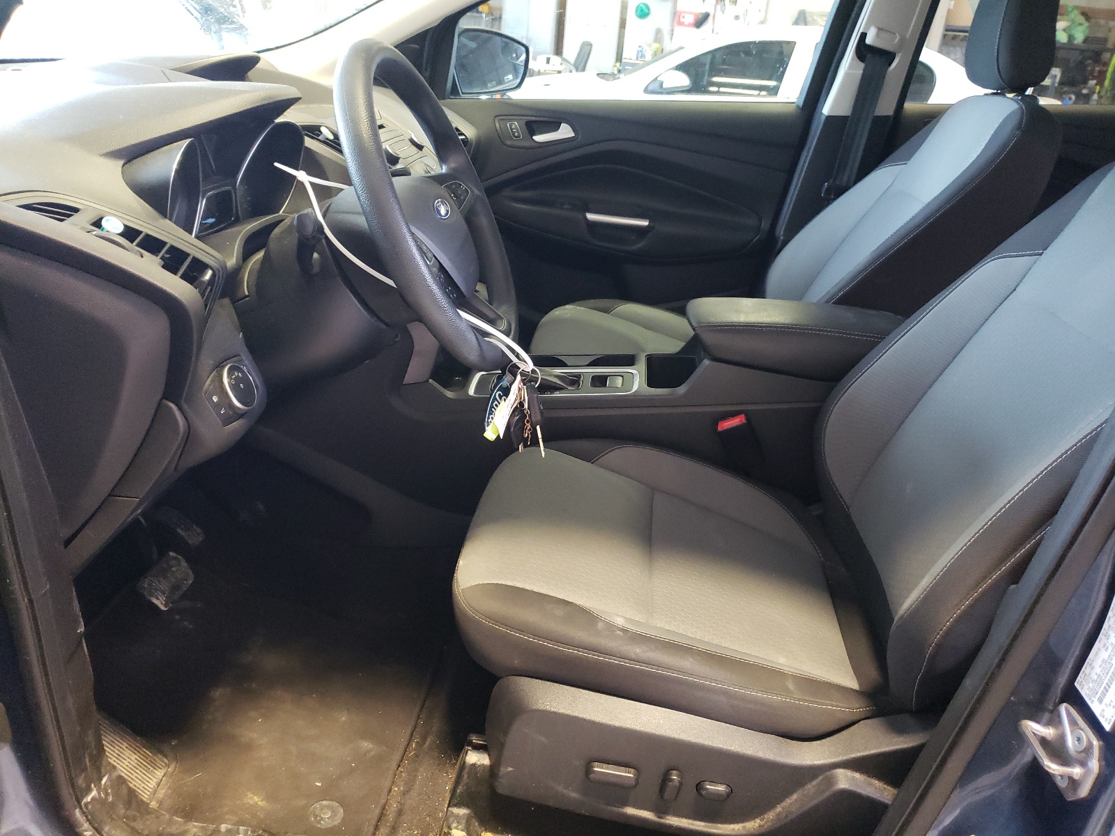 1FMCU0GD1JUB60582 2018 Ford Escape Se