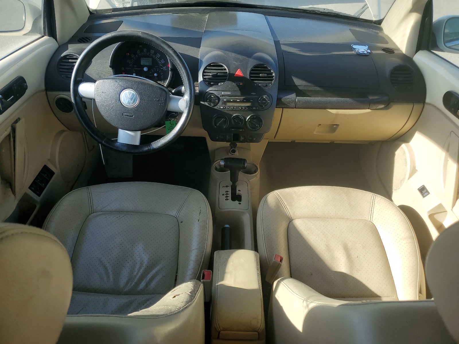 3VWCD31Y94M346443 2004 Volkswagen New Beetle Gls