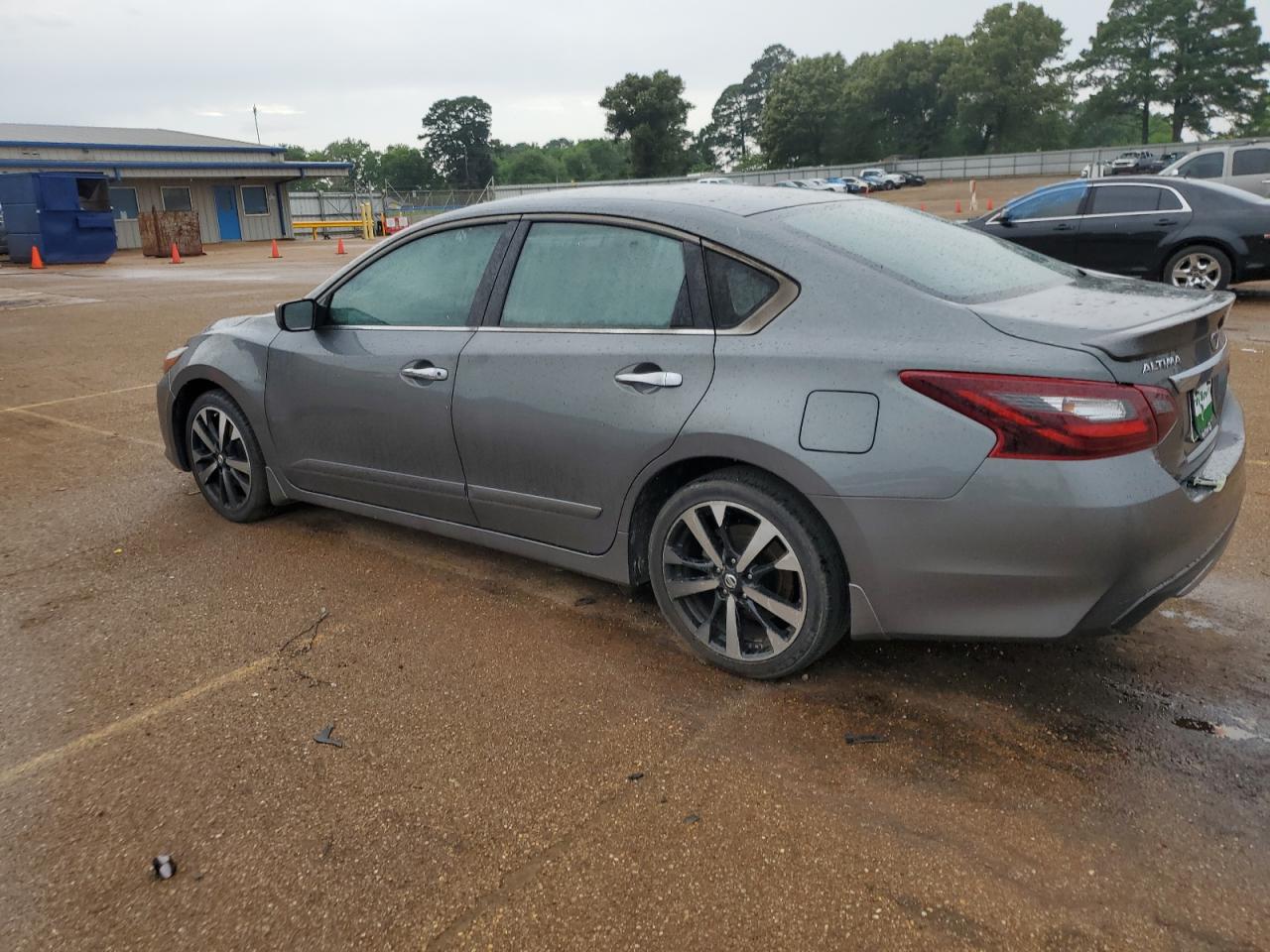 1N4AL3AP7JC111255 2018 NISSAN ALTIMA - Image 2