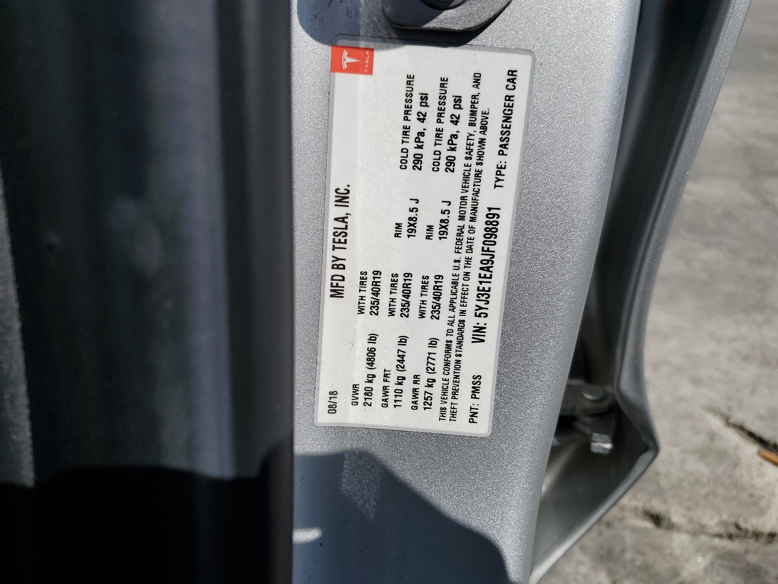 5YJ3E1EA9JF098891 2018 Tesla Model 3