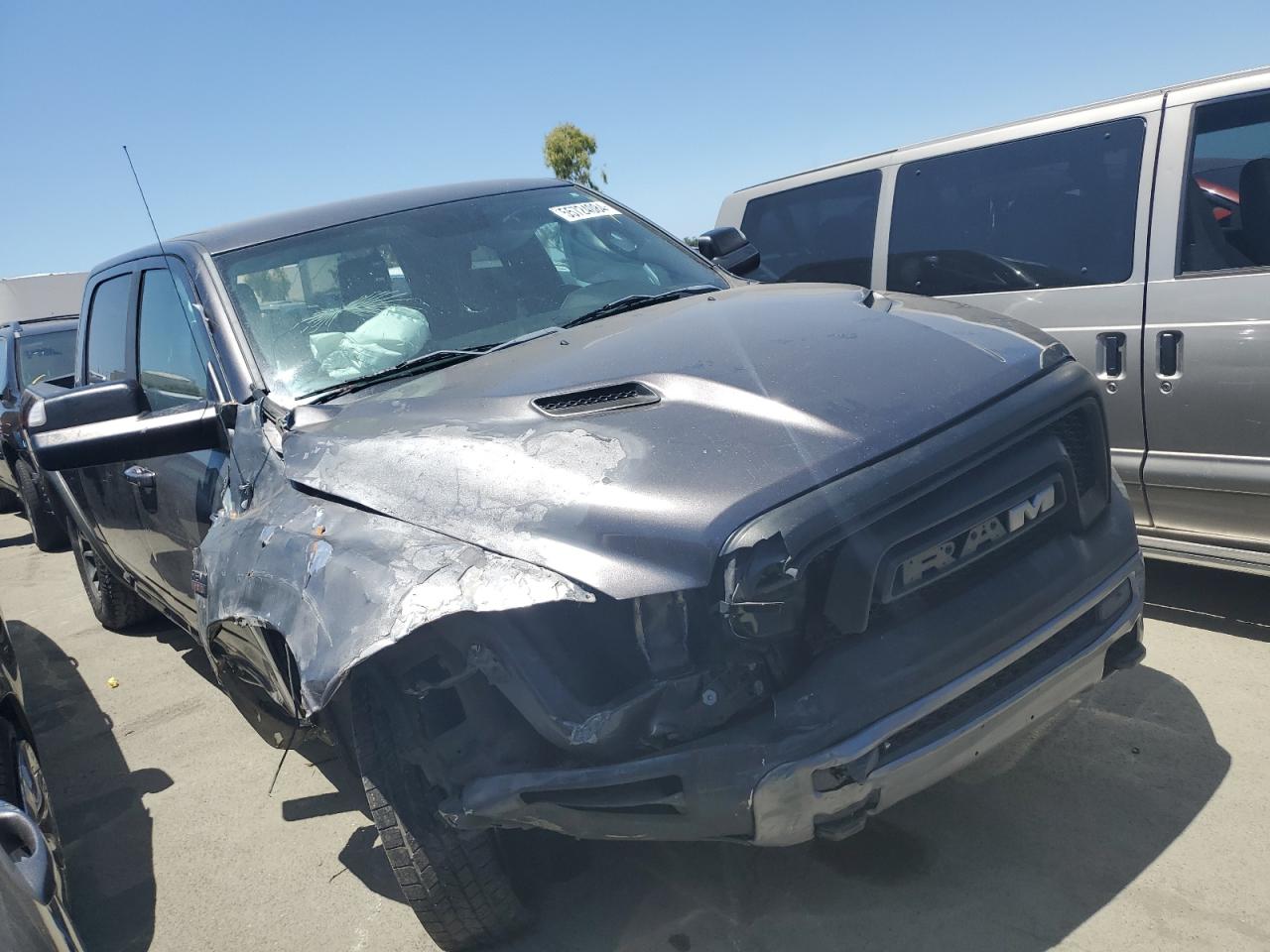 2016 RAM 1500 - Image 4