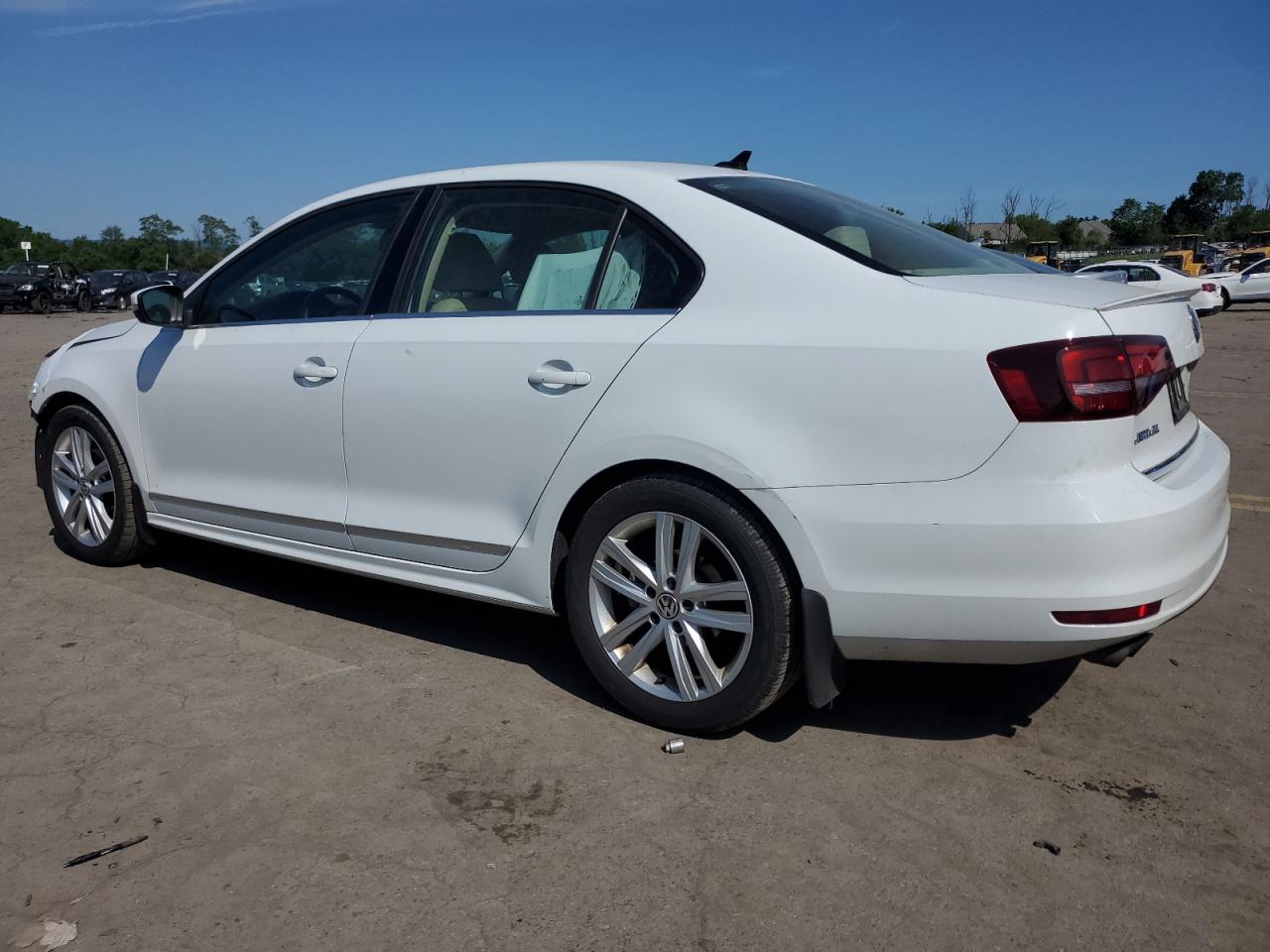 2017 Volkswagen Jetta - Image 2