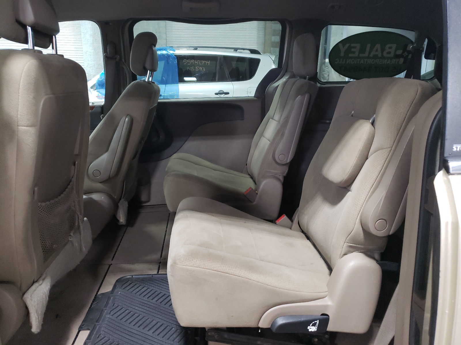 2A4RR5DG2BR781852 2011 Chrysler Town & Country Touring