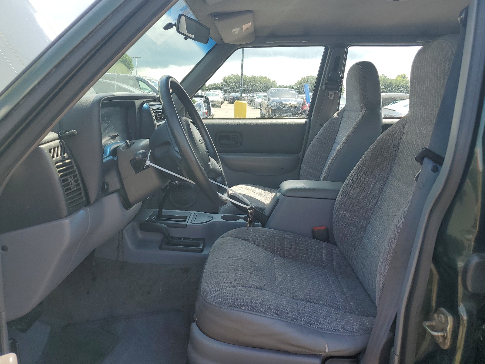 1J4FJ28S8VL604758 1997 Jeep Cherokee Se