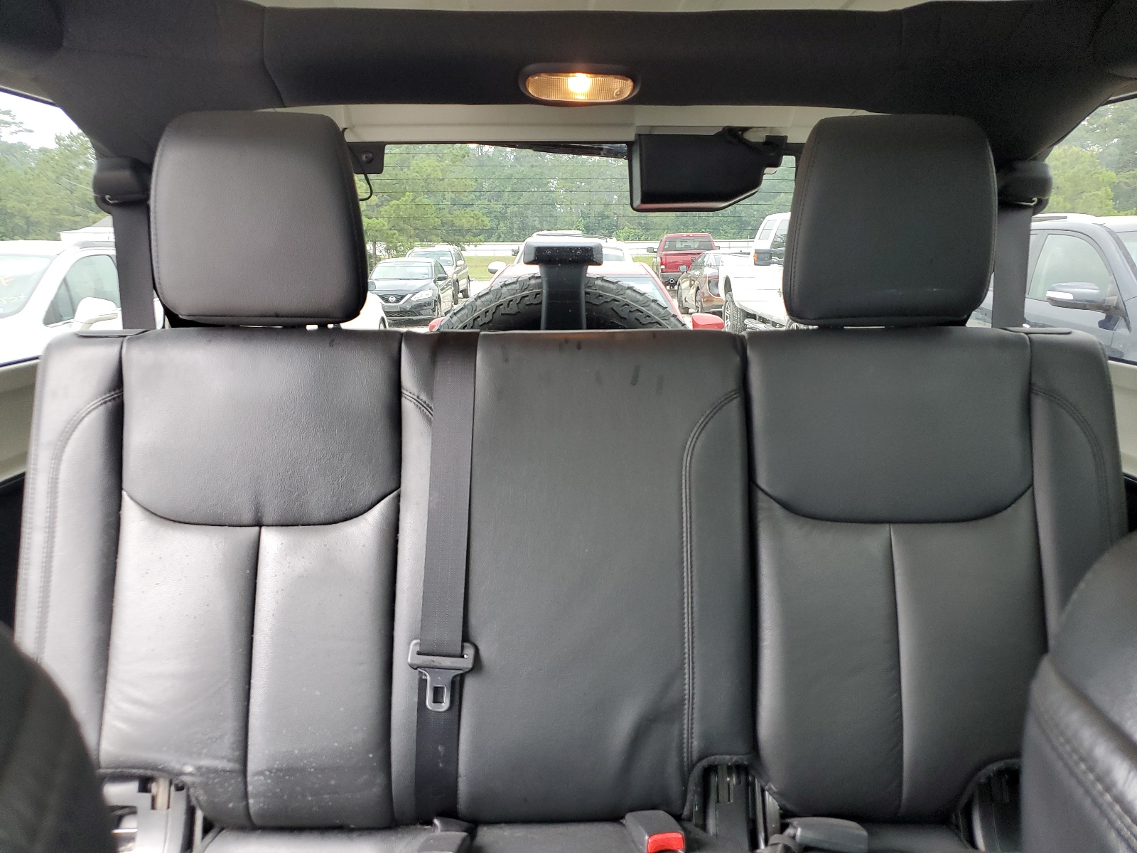 1C4HJWEG4HL679189 2017 Jeep Wrangler Unlimited Sahara