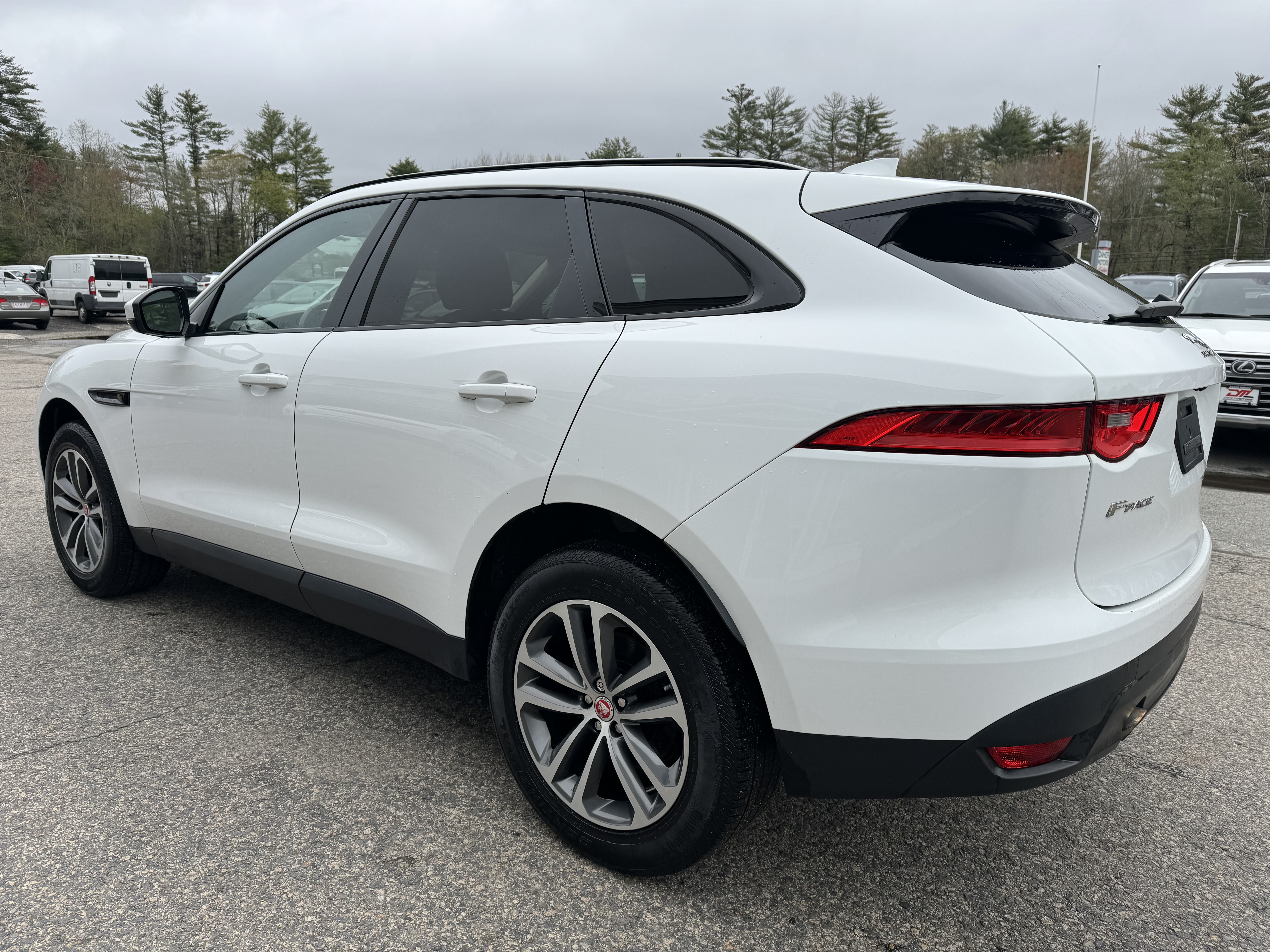 2018 Jaguar F-Pace Premium vin: SADCJ2FX8JA279921