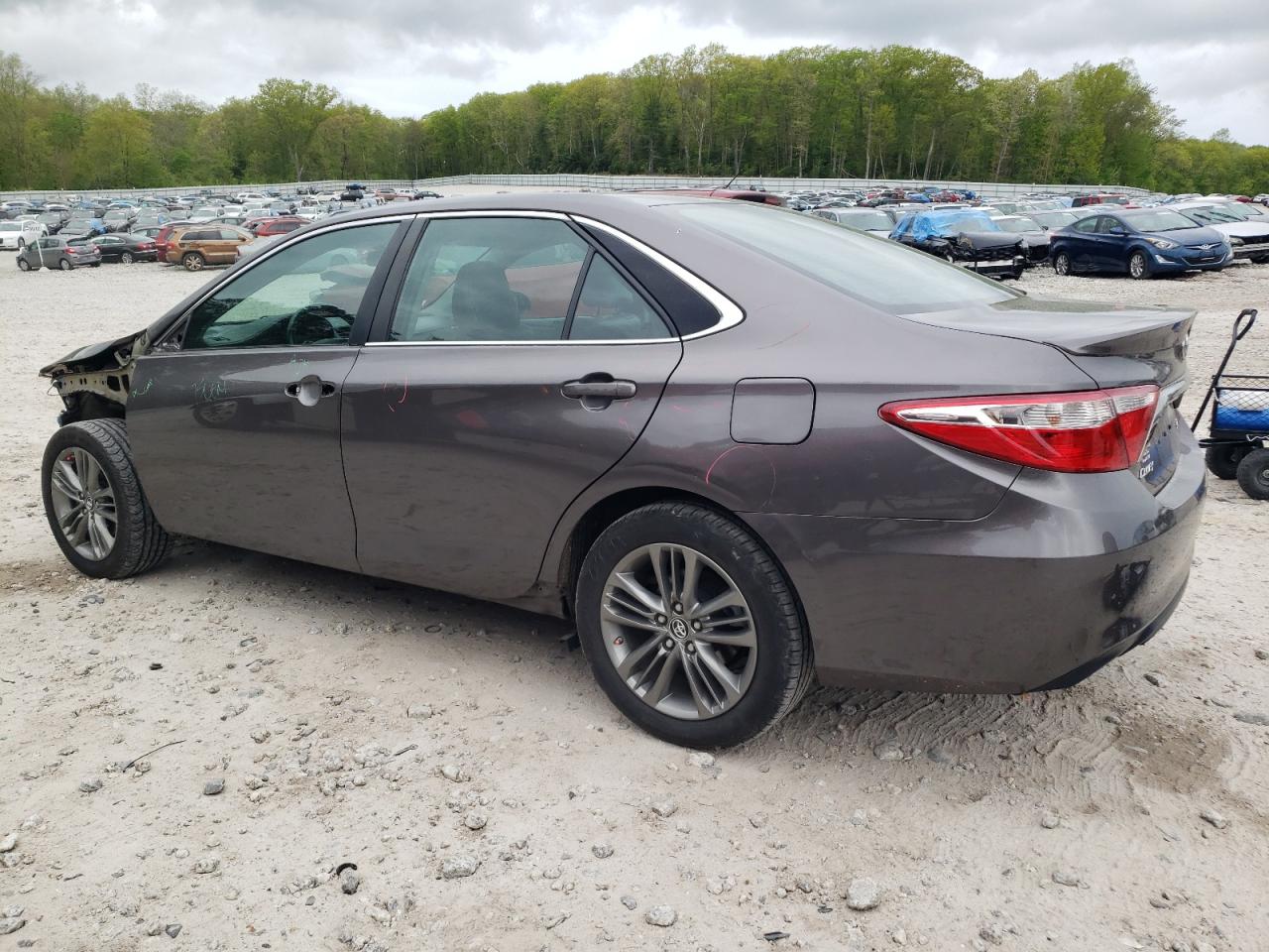 4T1BF1FK3GU254645 2016 TOYOTA CAMRY - Image 2