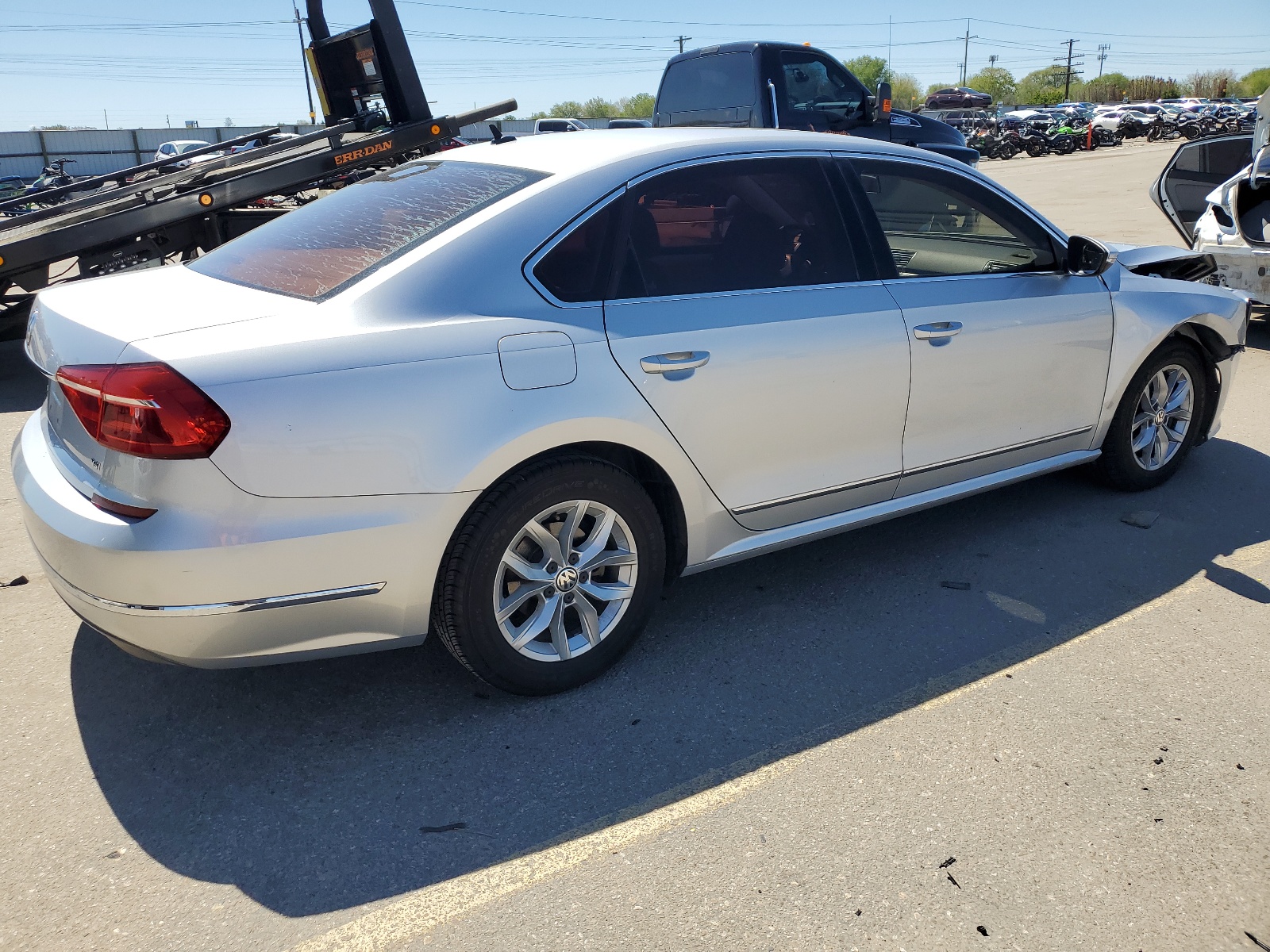 2016 Volkswagen Passat S vin: 1VWAT7A33GC043850