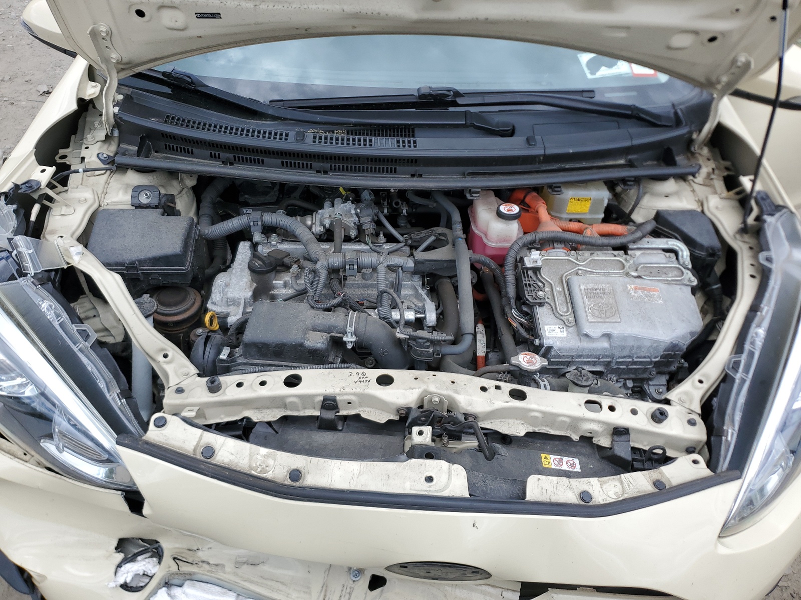 JTDKDTB3XJ1604804 2018 Toyota Prius C