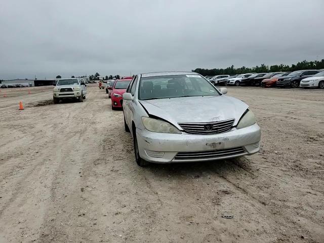 2005 Toyota Camry Le VIN: 4T1BE32K35U980037 Lot: 56817034
