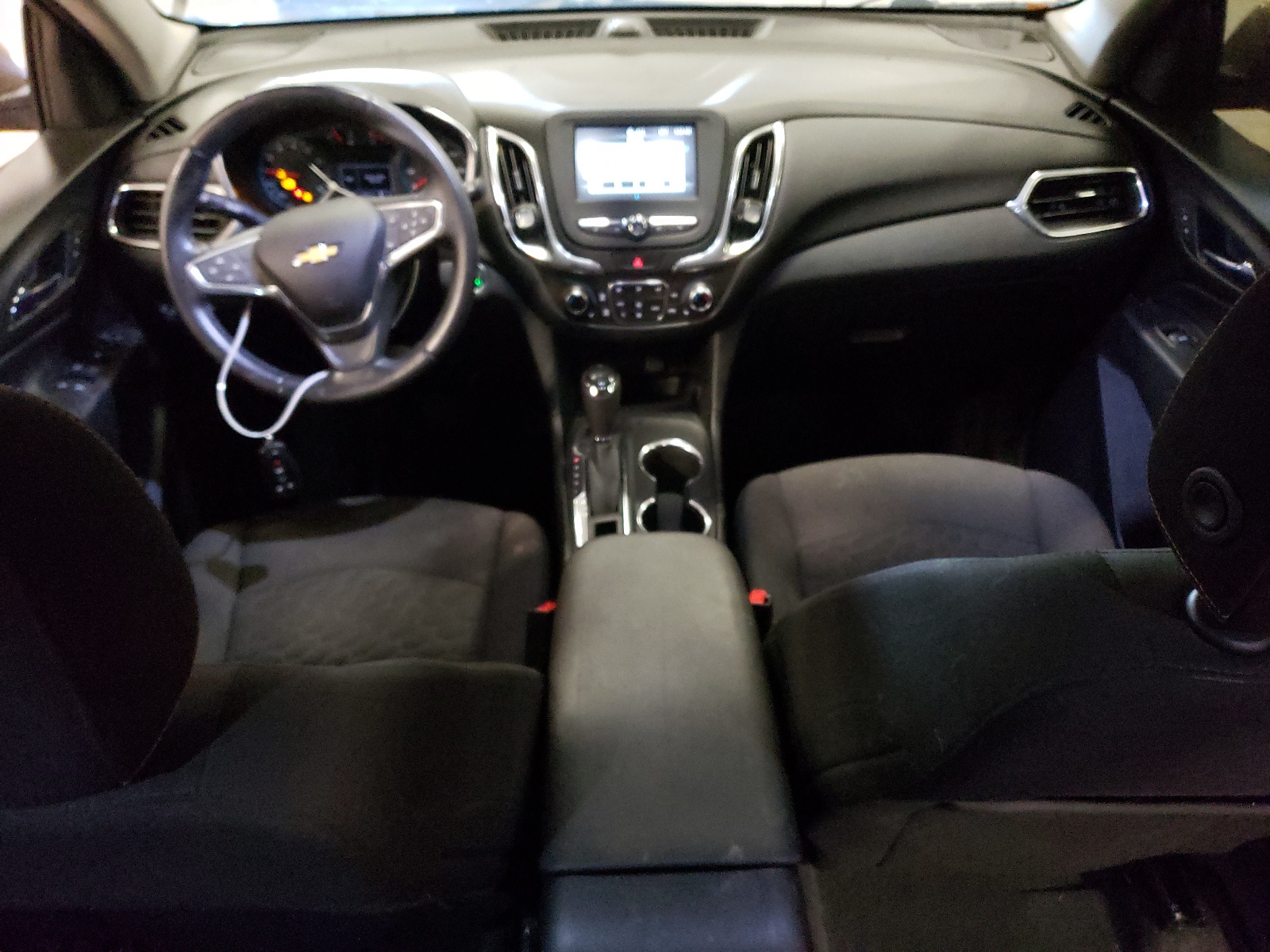 2GNAXTEX7J6252173 2018 Chevrolet Equinox Lt